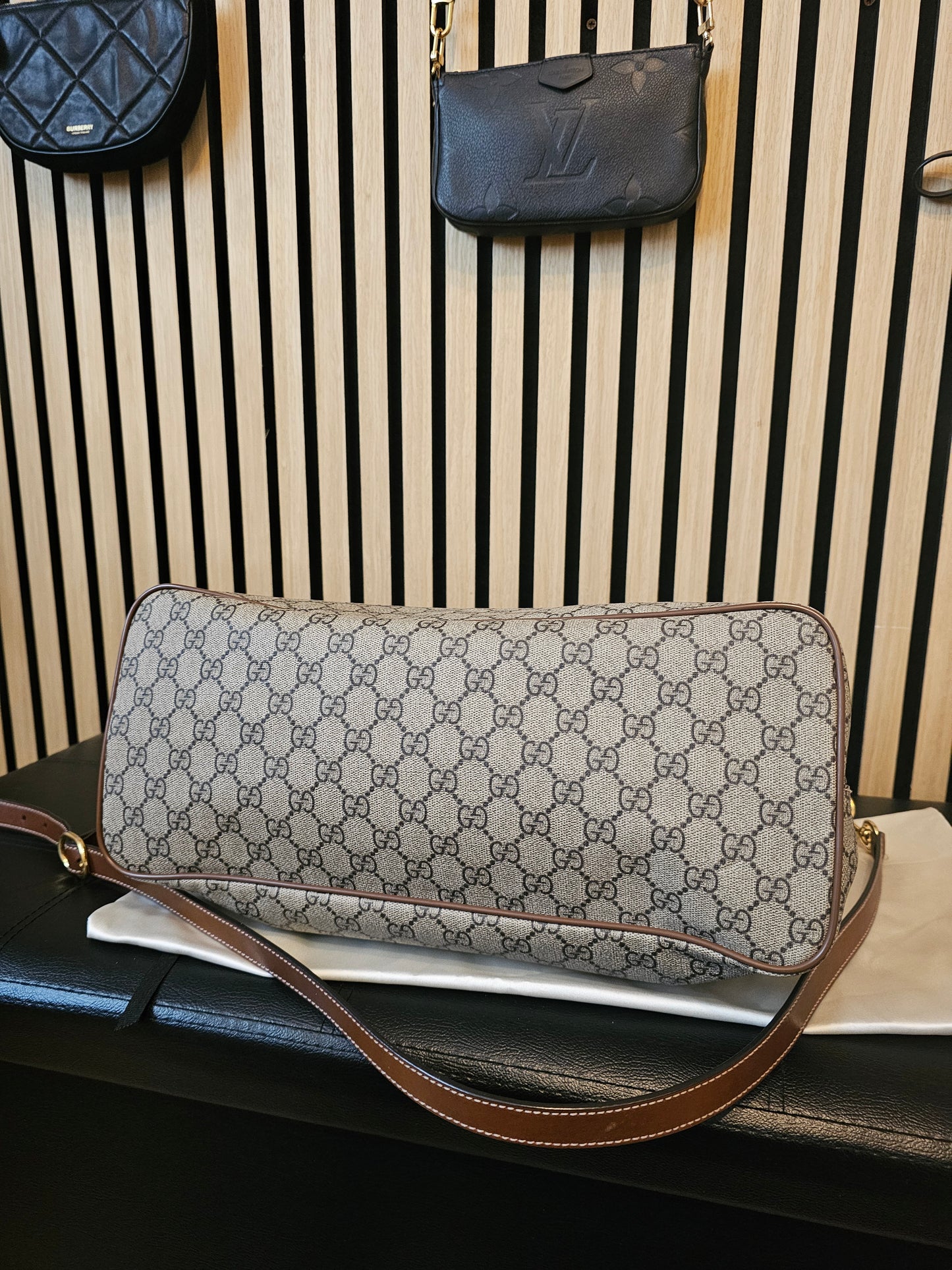 Gucci tote bag with shoulder strap- Supreme GG.