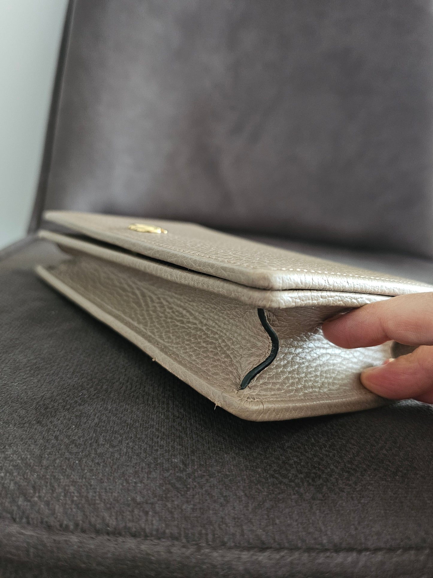 Gucci wallet on chain - Nude.