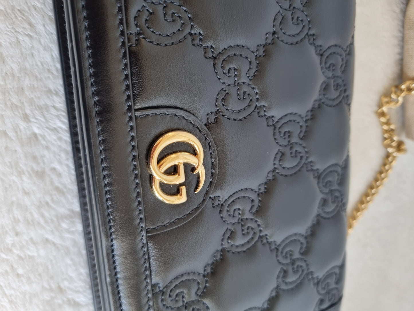 Gucci GG marmont black bag.