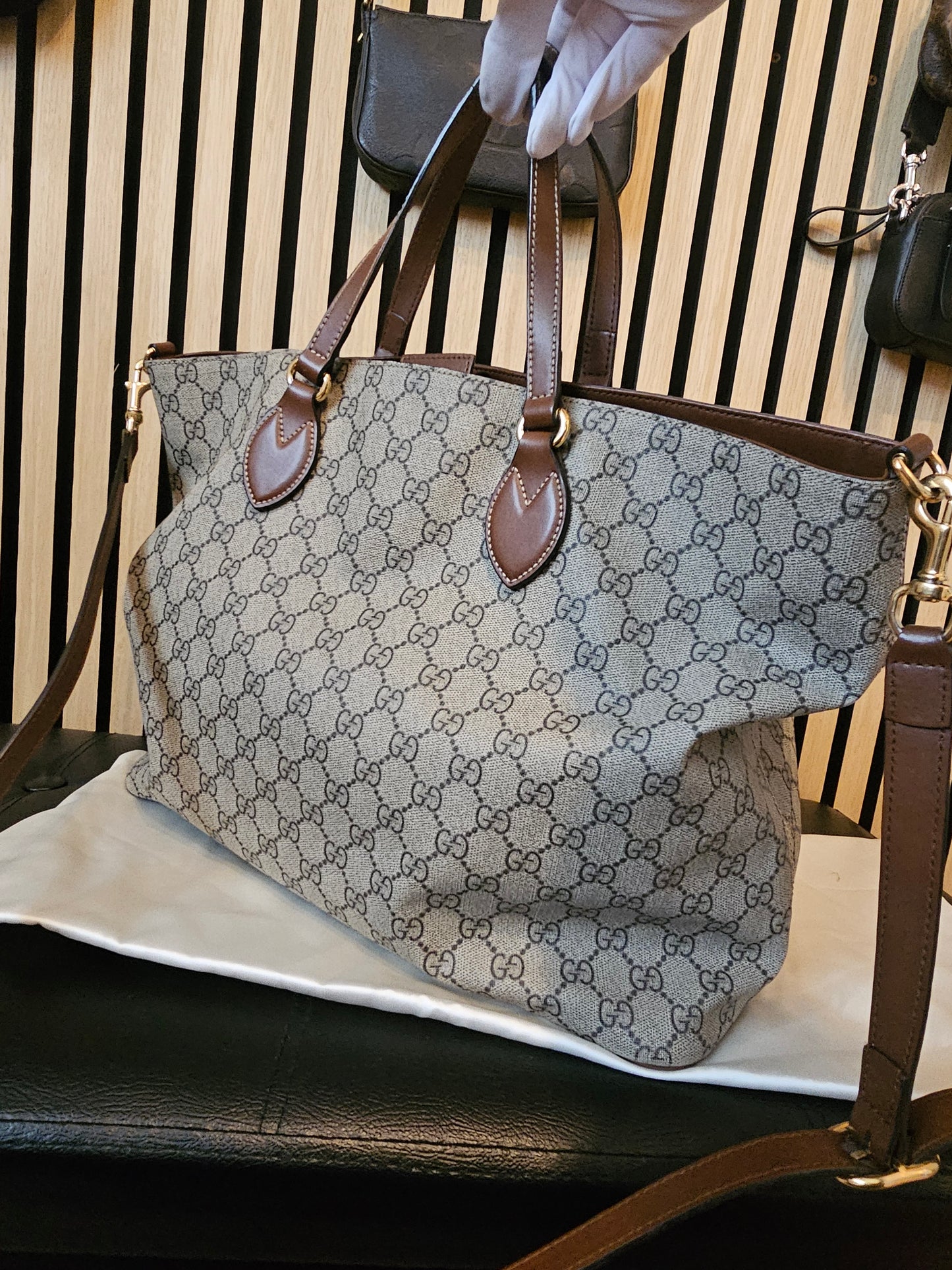 Gucci tote bag with shoulder strap- Supreme GG.
