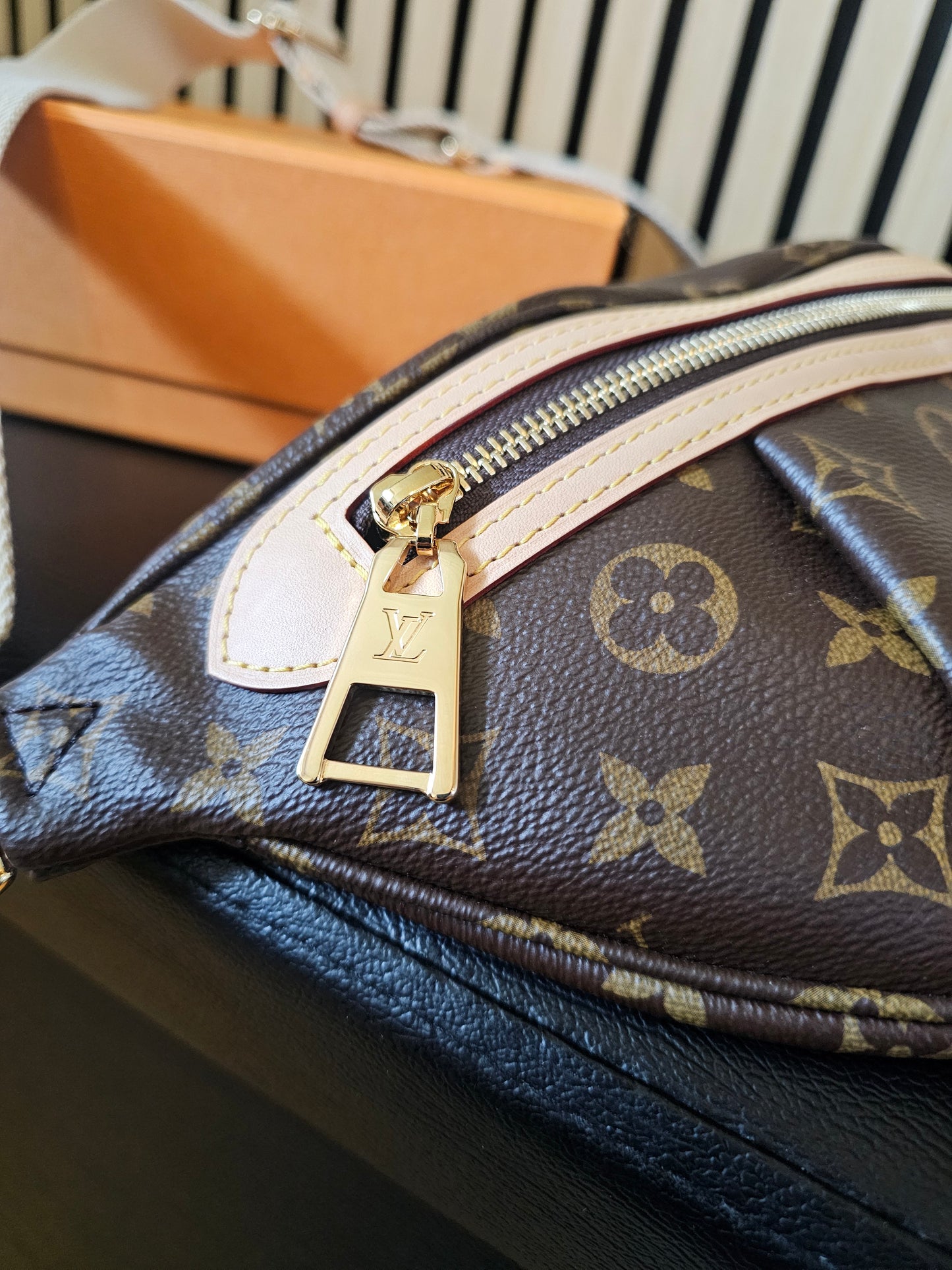 Louis vuitton High Rise bumbag, MNG kanvas - M46784.