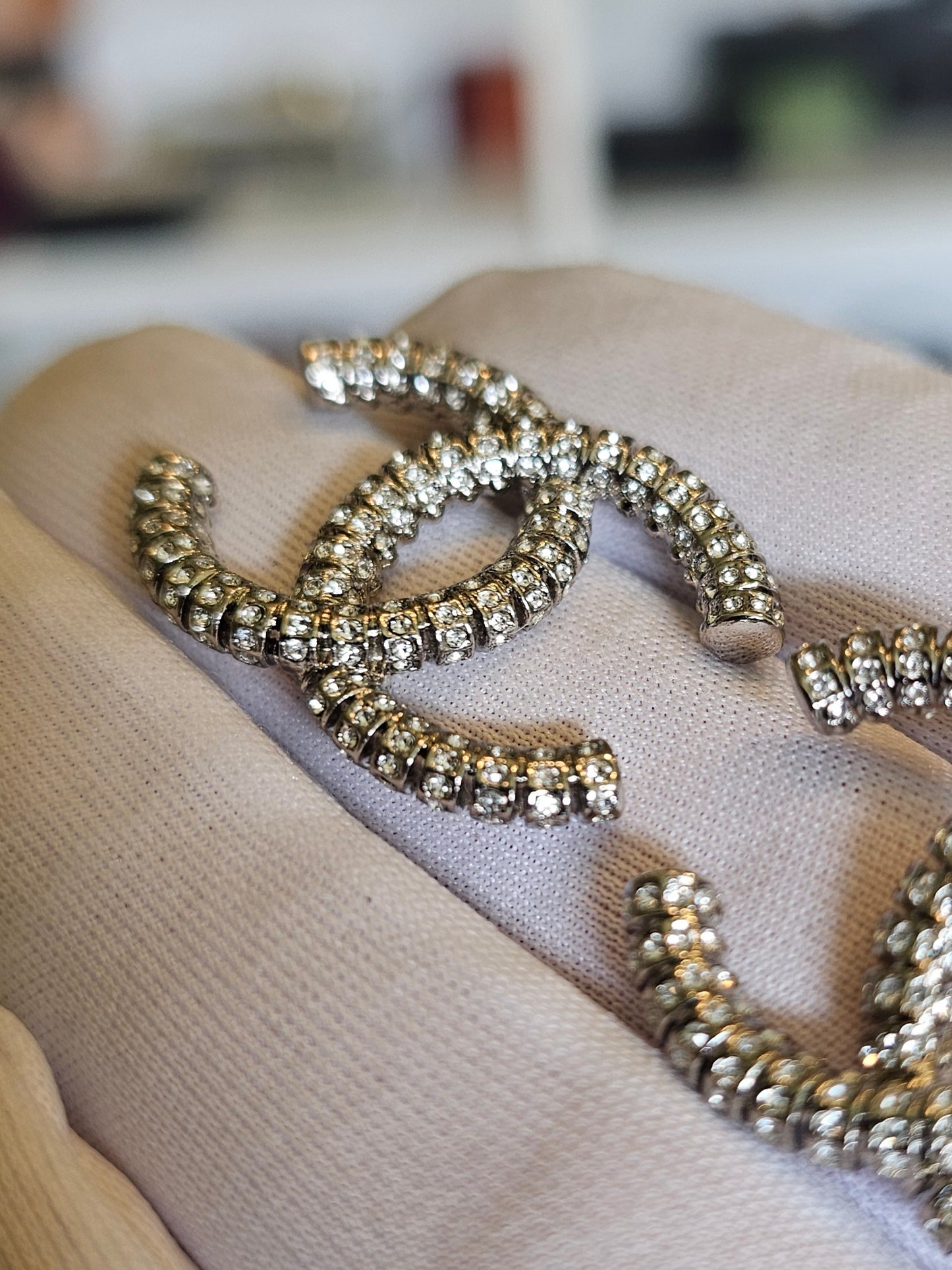 ABA538 Chanel øreringe - XL CC earrings silver with crystals.