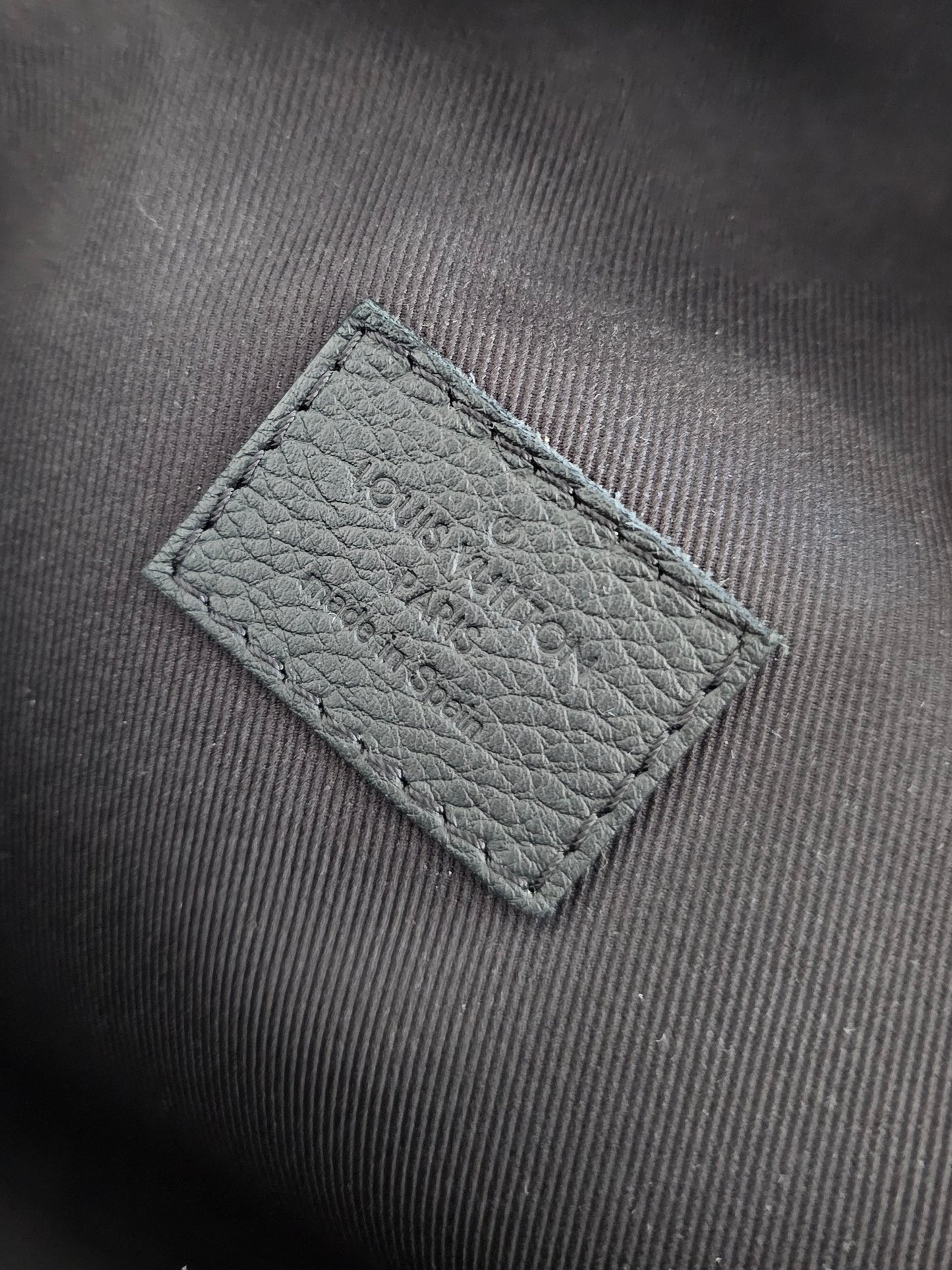 M46036 - Louis Vuitton Bumbag - Discovery PM, Black monogram