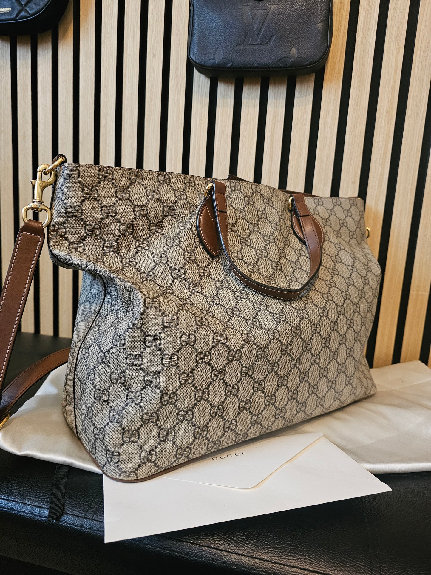 Gucci tote bag with shoulder strap- Supreme GG.
