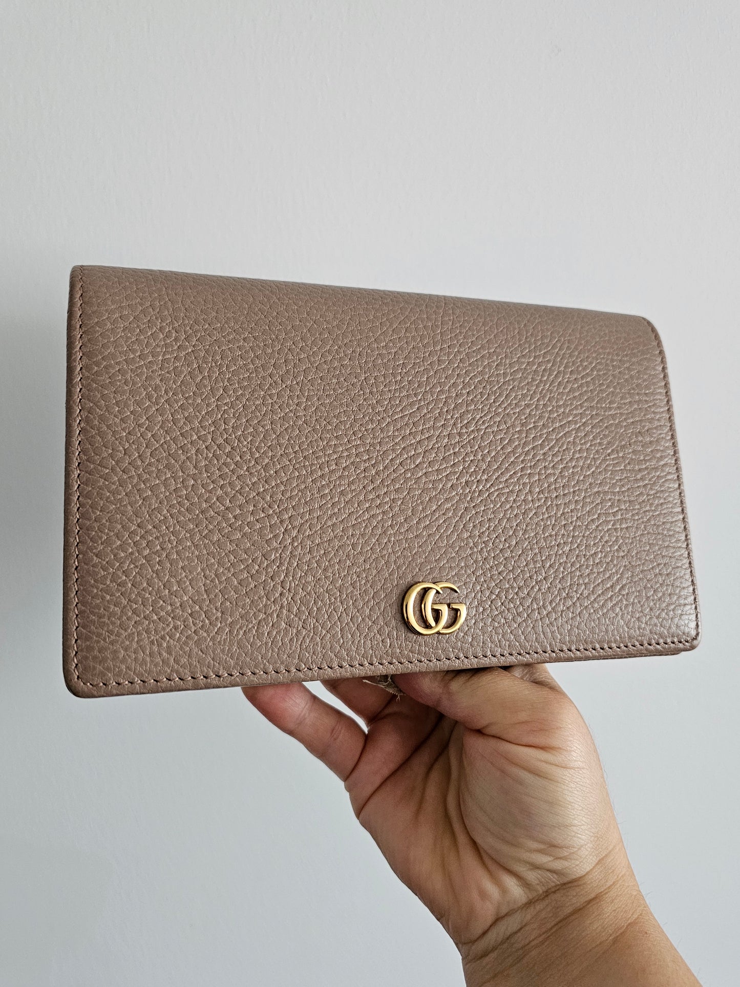 Gucci wallet on chain - Nude.