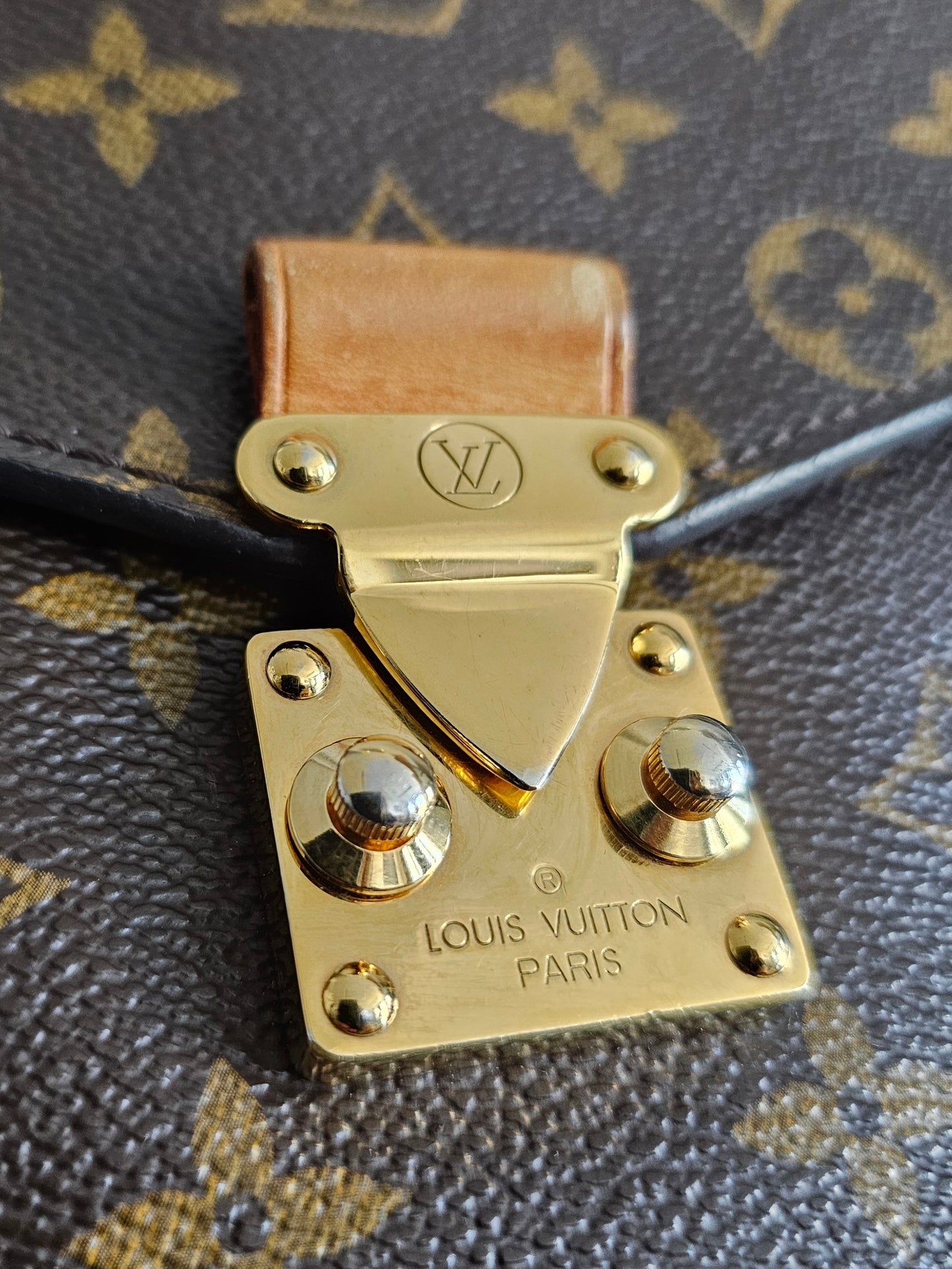 Louis Vuitton Pochette Métis monogram kanvas.