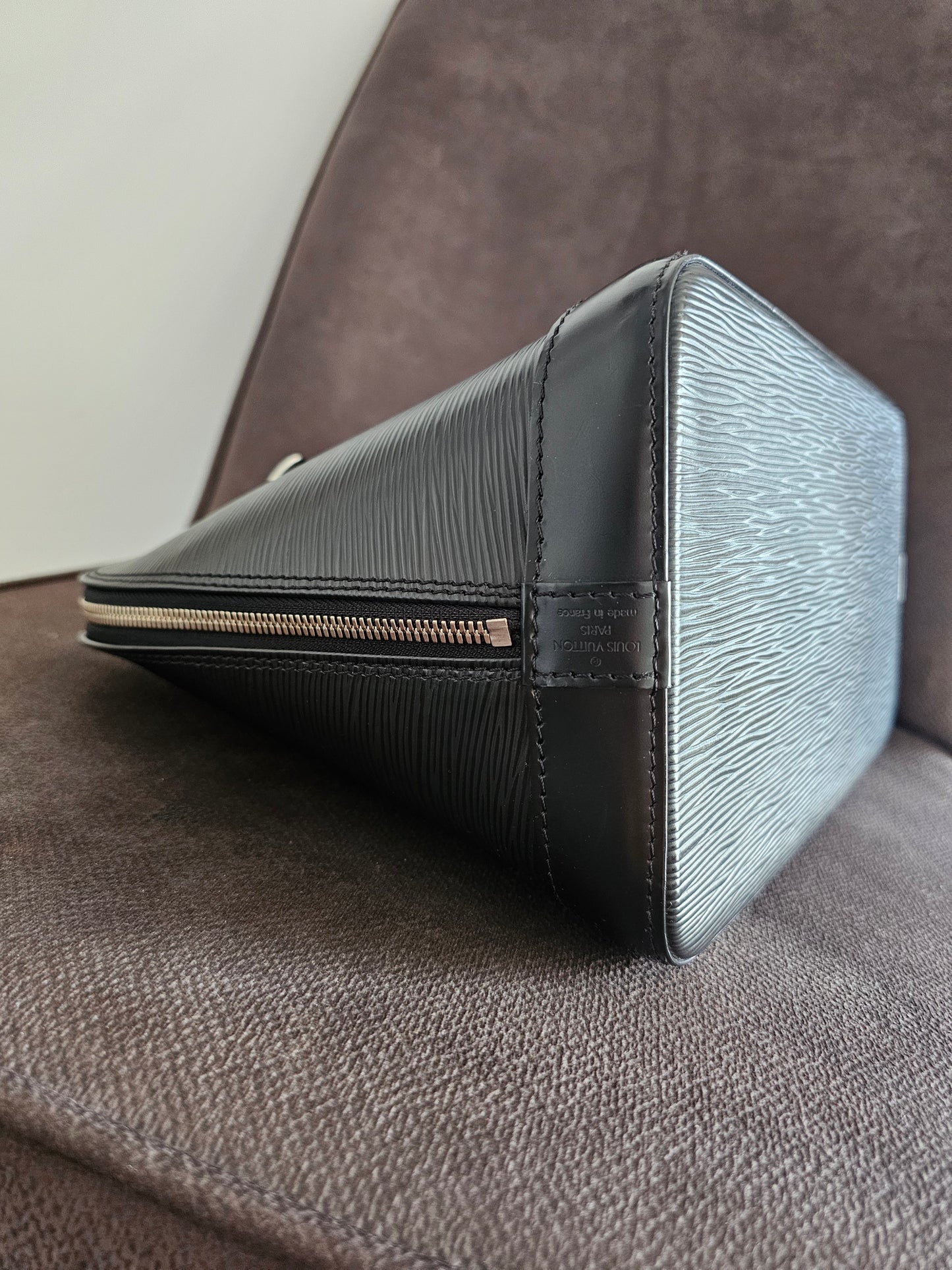 Louis Vuitton Alma PM, Black epi leather, SHW.