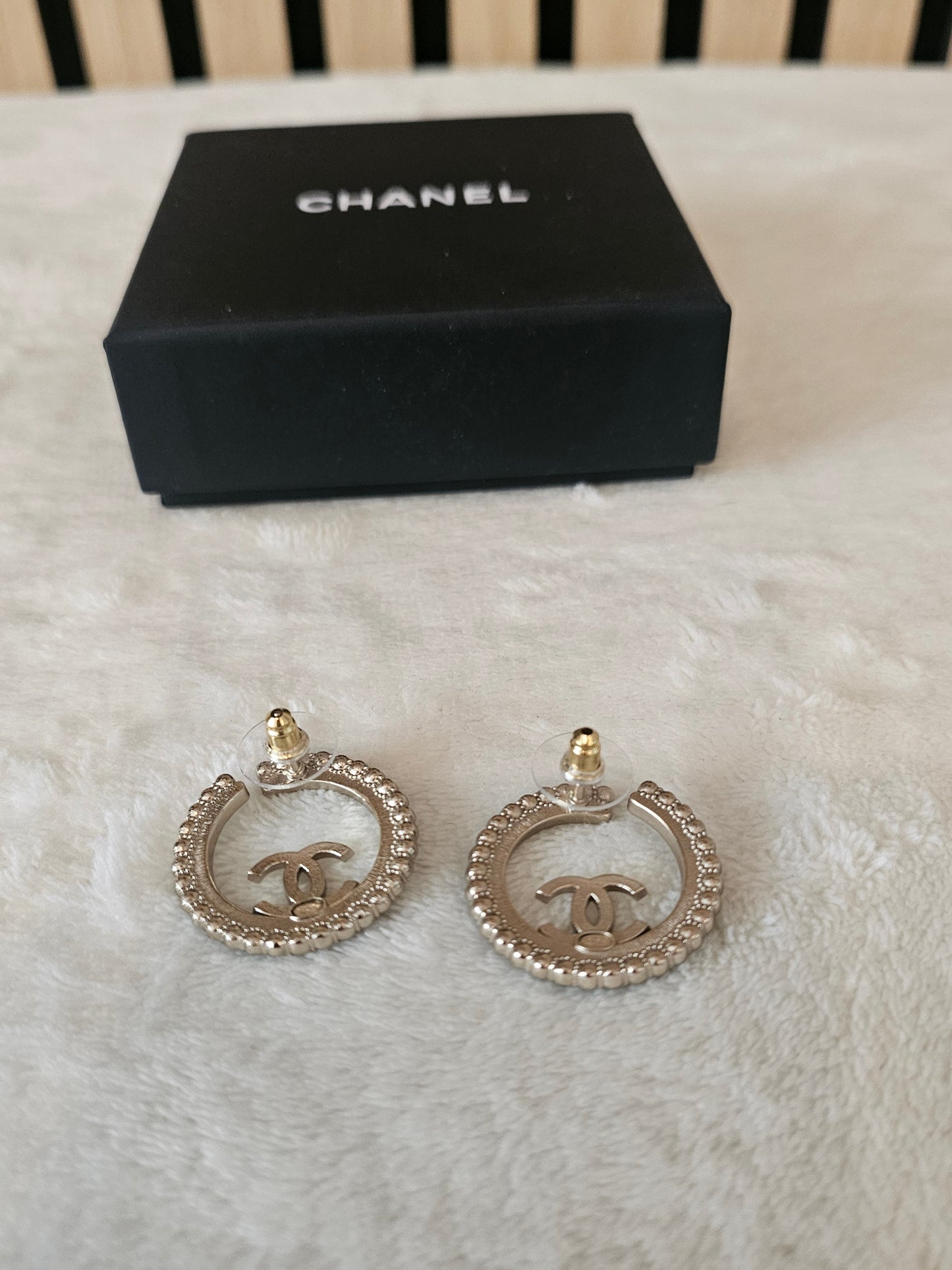 Chanel hoops Golden