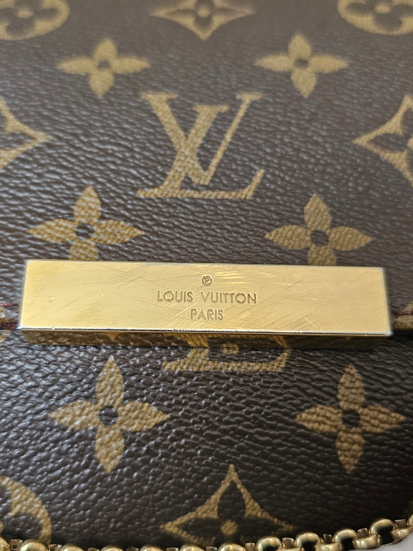 M40718 - Louis Vuitton Favorite MM bag, MNG. Kanvas.
