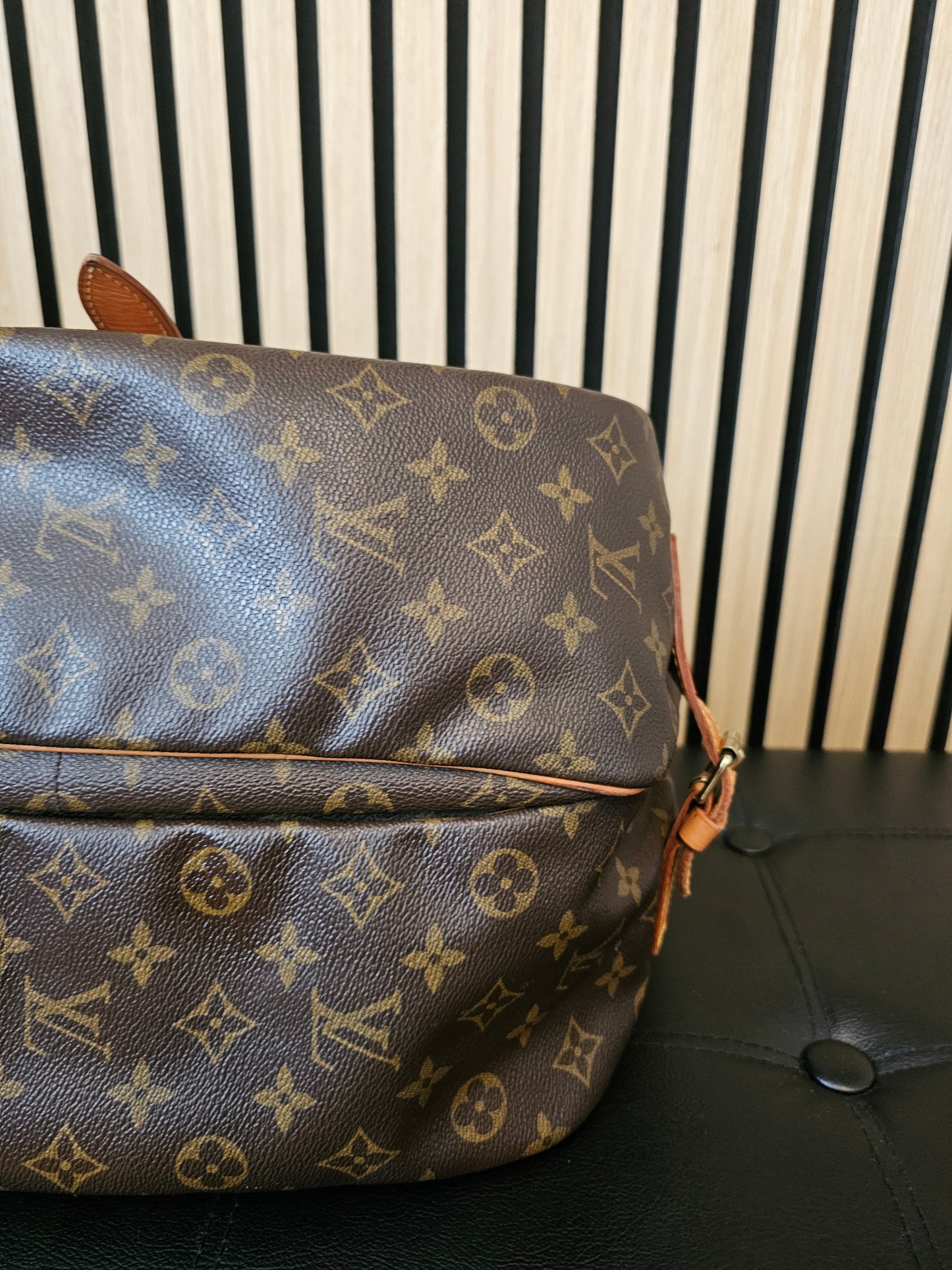 M42254 - Louis Vuitton bag, Saumur 35, MNG. Kanvas.