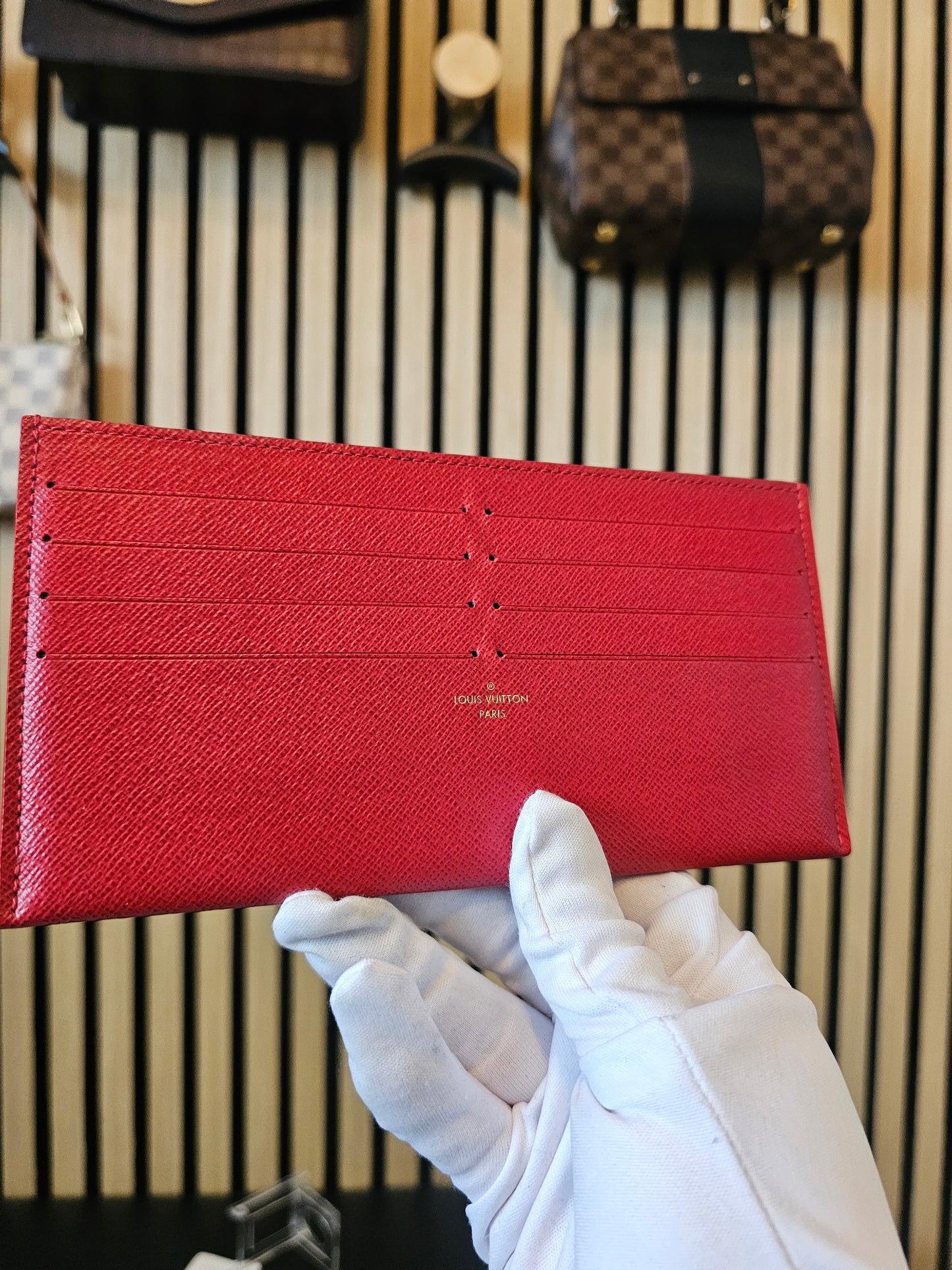 Louis vuitton kortholder I rød epi leather.