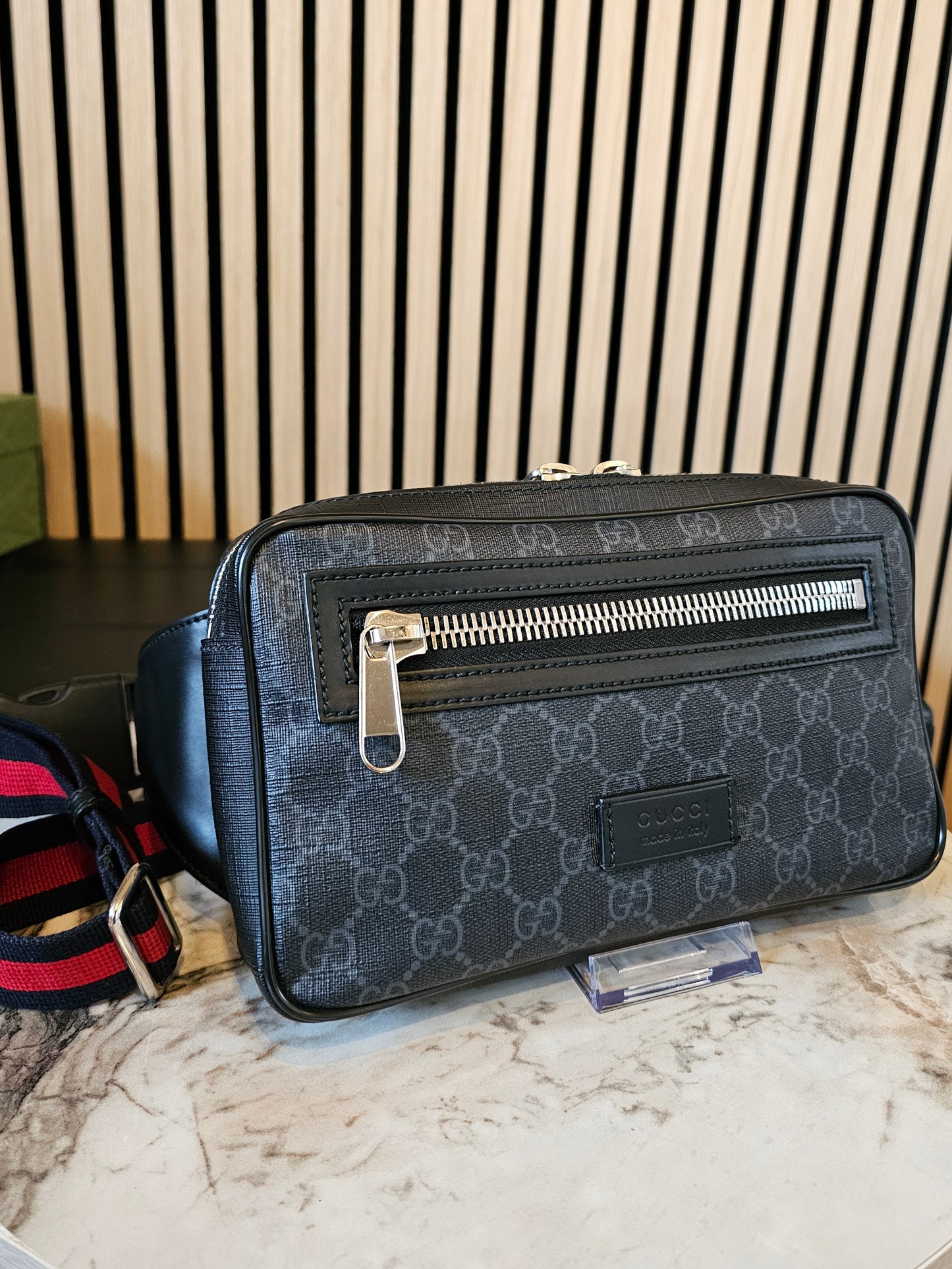 474293 - Gucci beltbag black GG supreme.
