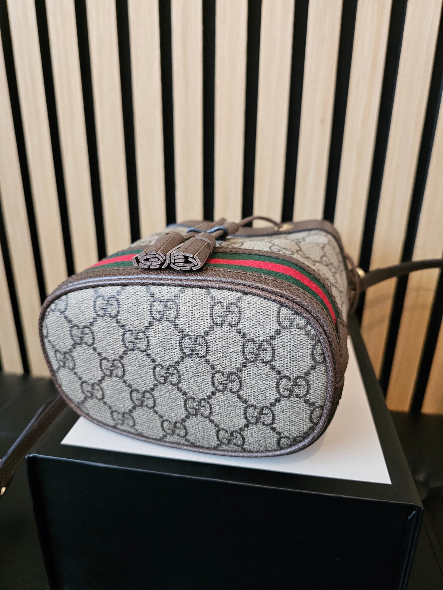 550620 - Gucci ophidia bucket bag, GG supreme kanvas.