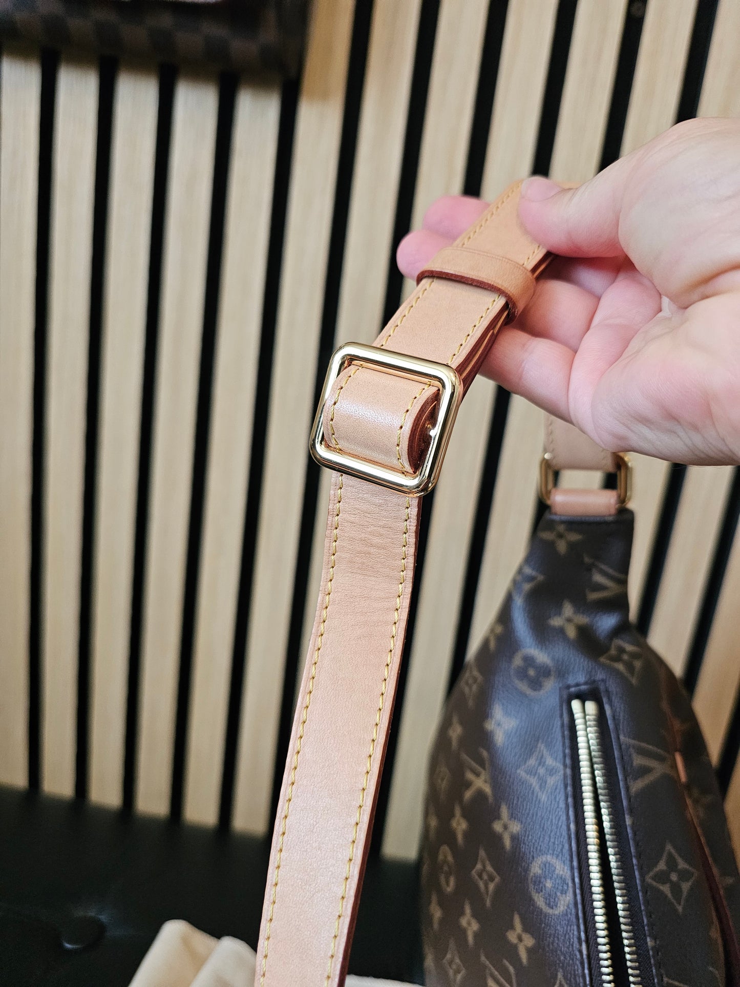 M43644 - Louis Vuitton bag, bumbag in monogram kanvas.