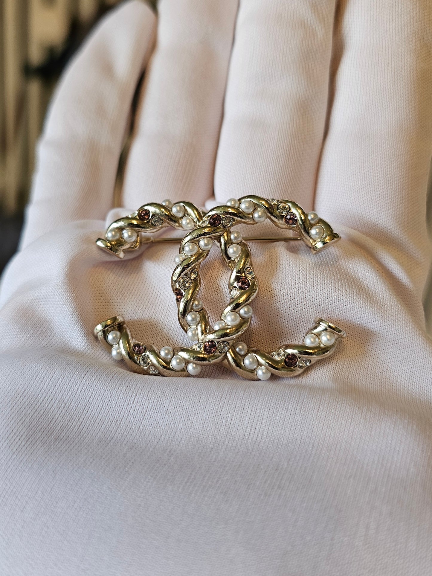 Chanel golden broche with pearls and stones