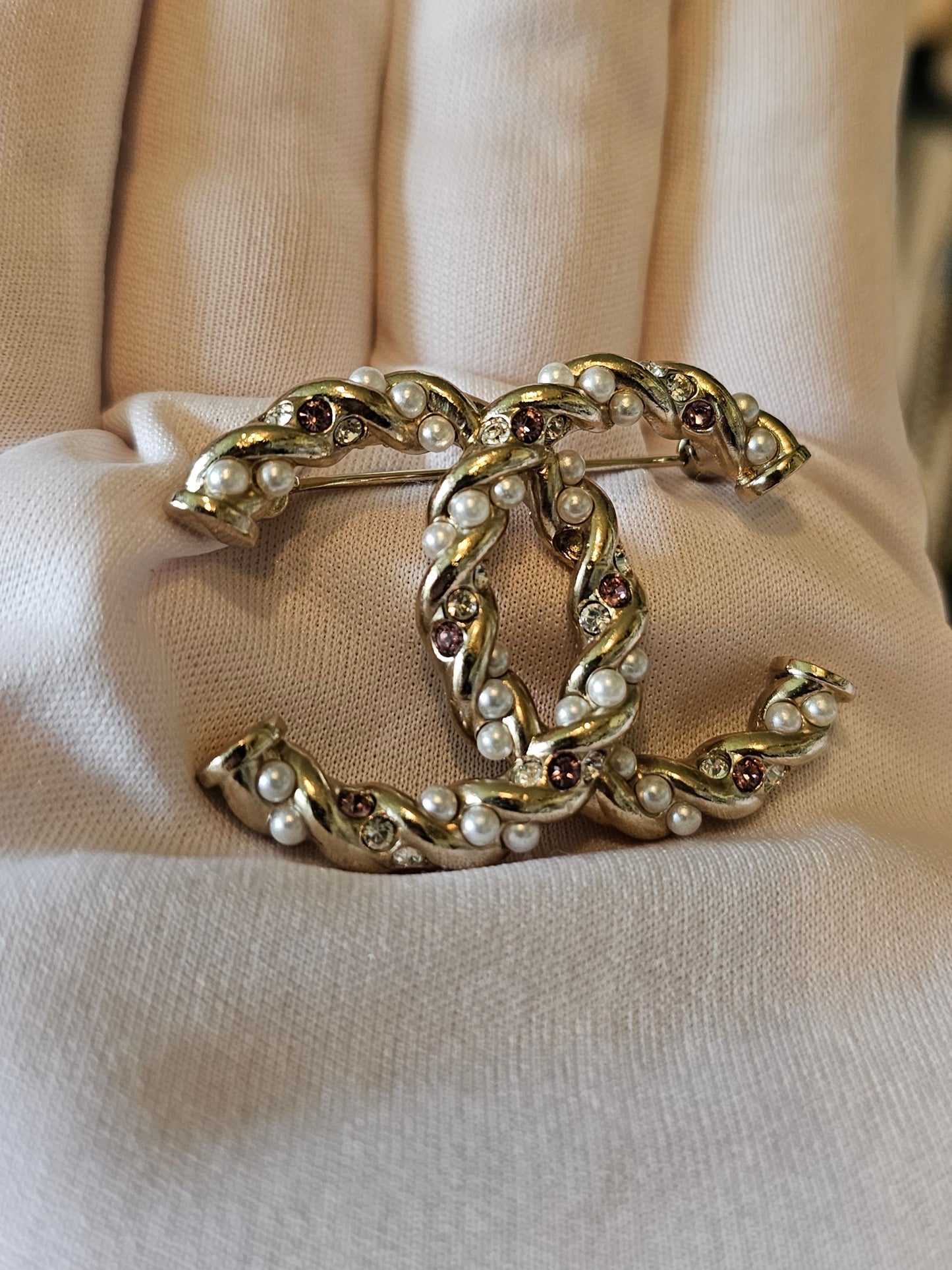Chanel golden broche with pearls and stones