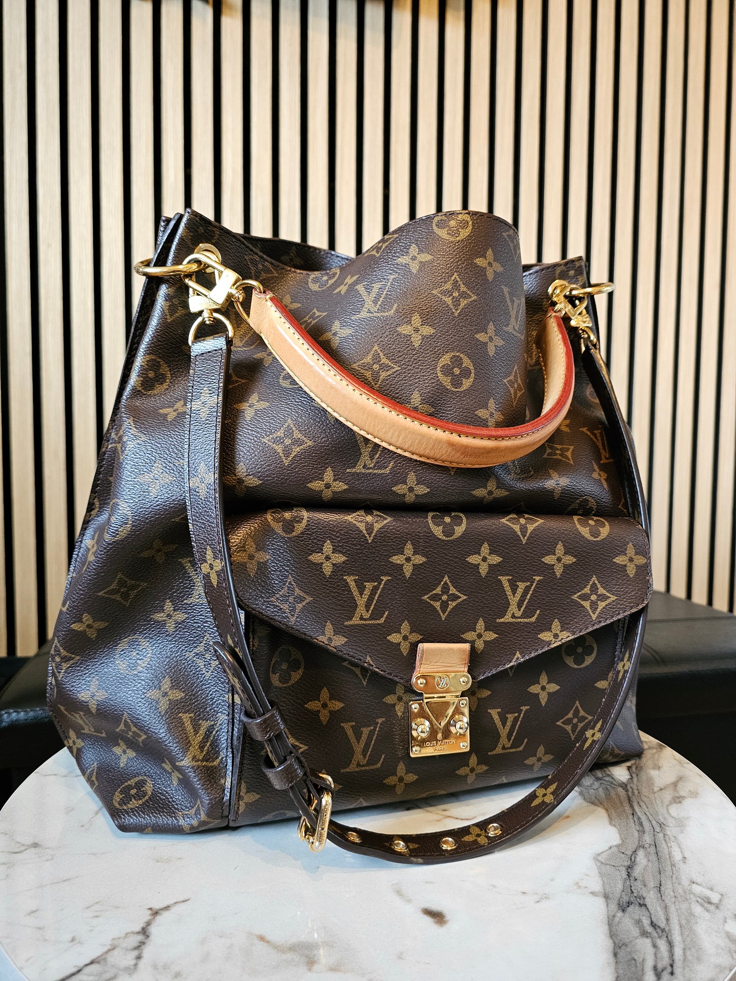 M40781 - Louis Vuitton Metis Hobo, monogram kanvas.
