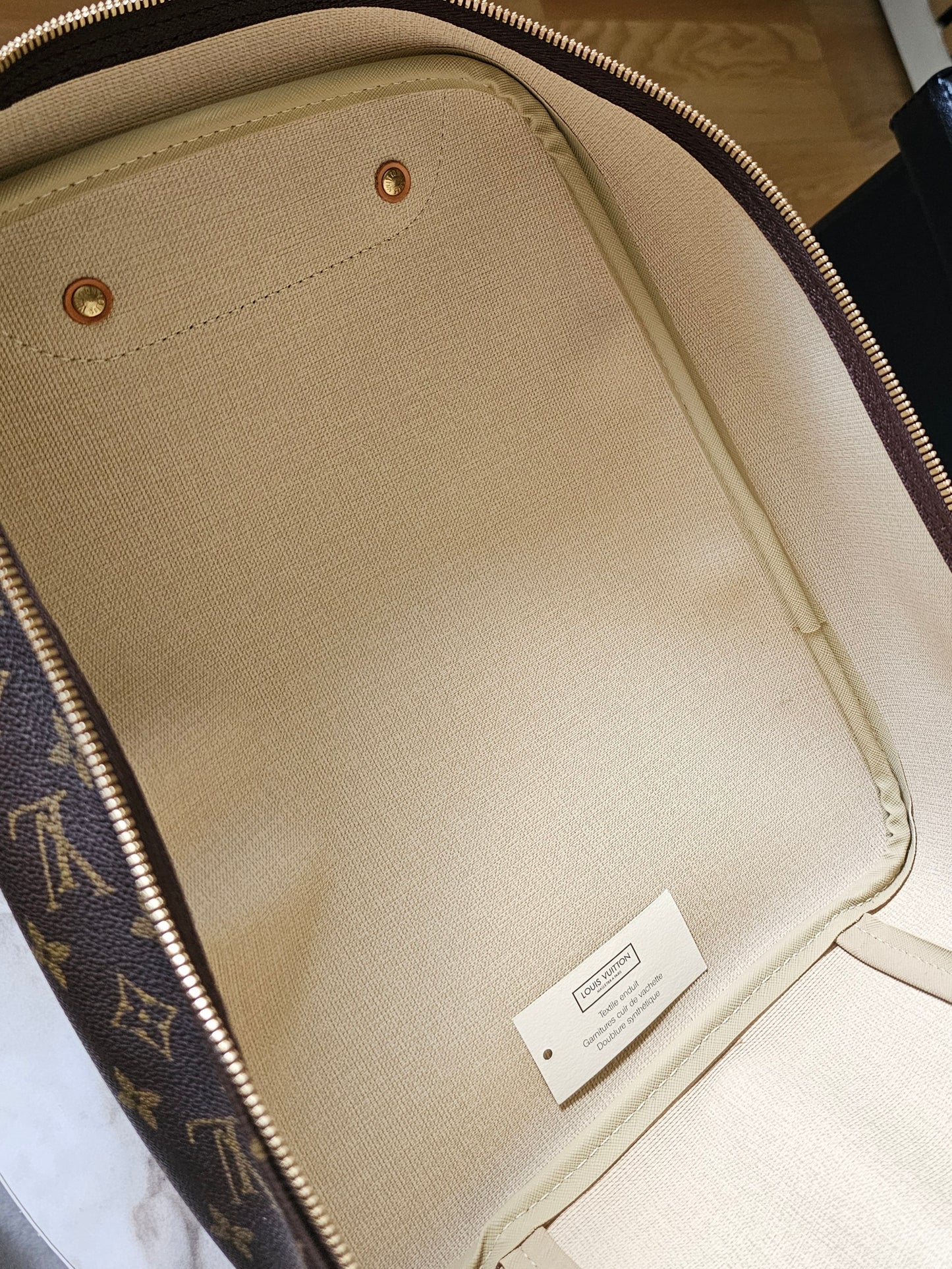 M41450 - Louis Vuitton Excursion Shoe Case handbag.