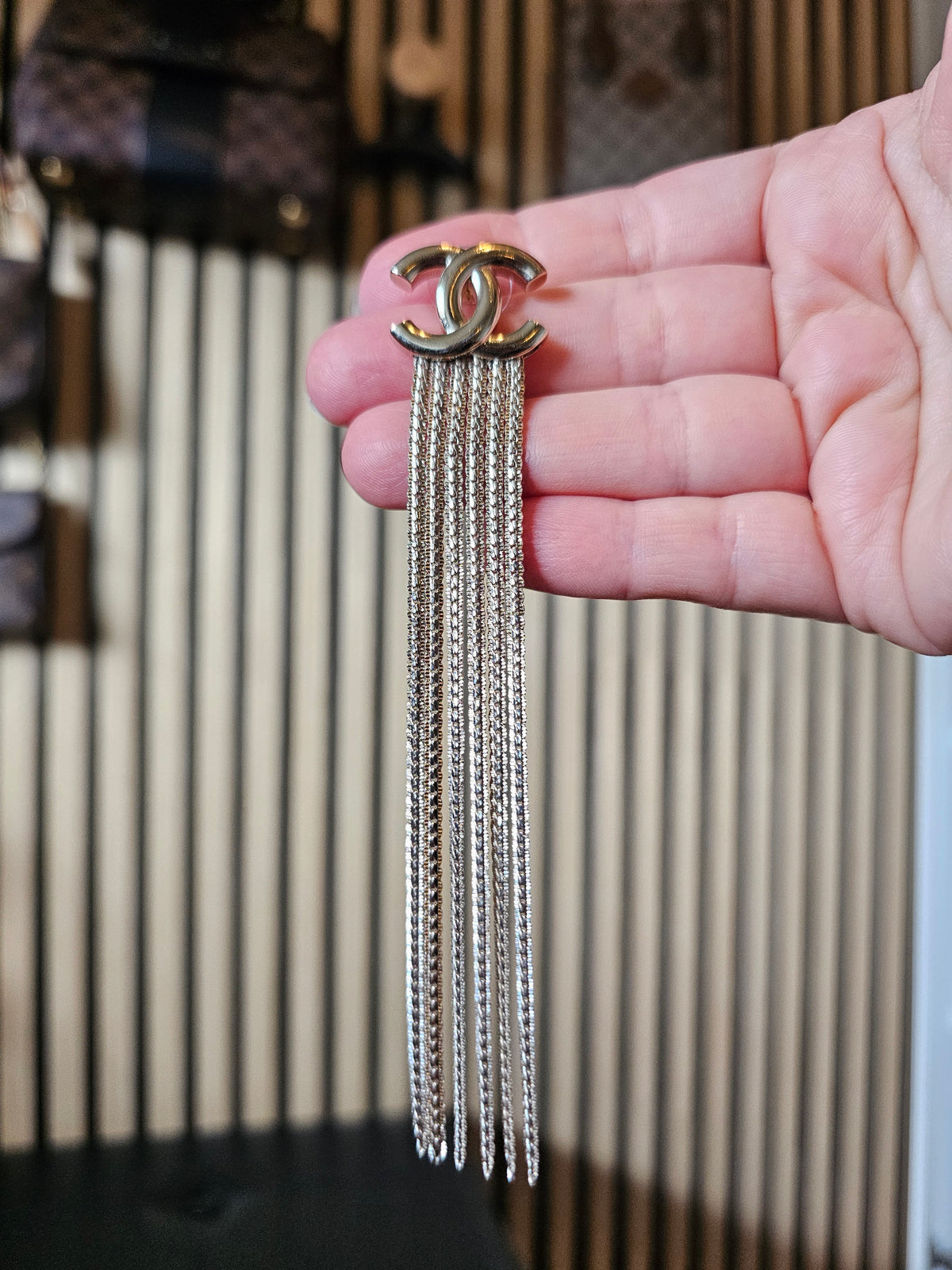 Chanel golden CC pendant - party earrings