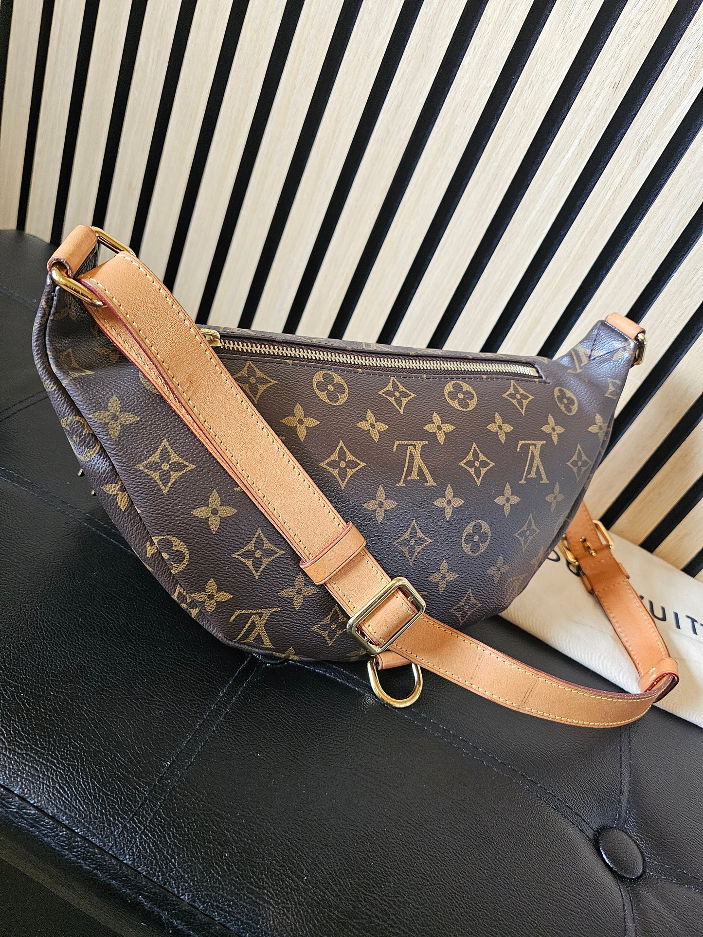 M43644 - Louis Vuitton Bumbag, MNG Kanvas.