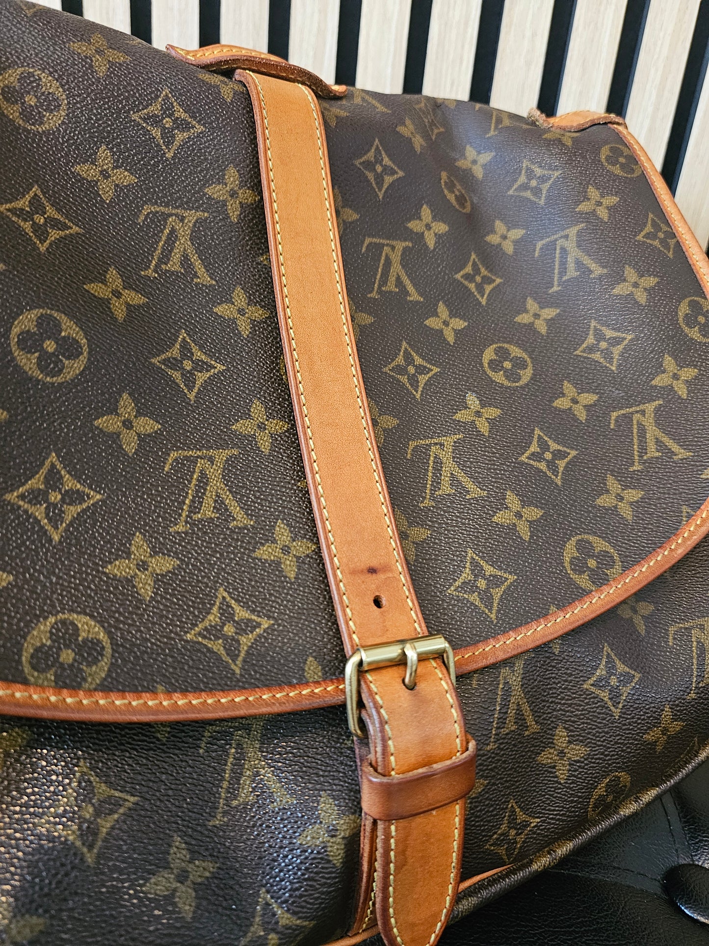 M42254 - Louis Vuitton bag, Saumur 35, MNG. Kanvas.