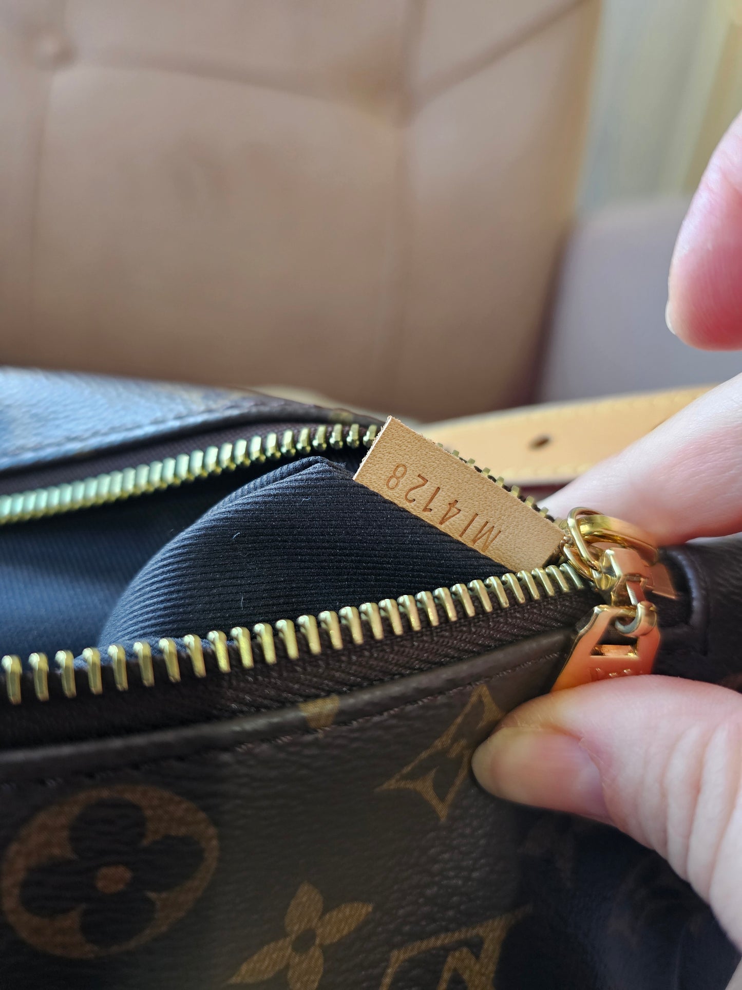 M43644- Louis Vuitton bumbag, MNG. Kanvas.