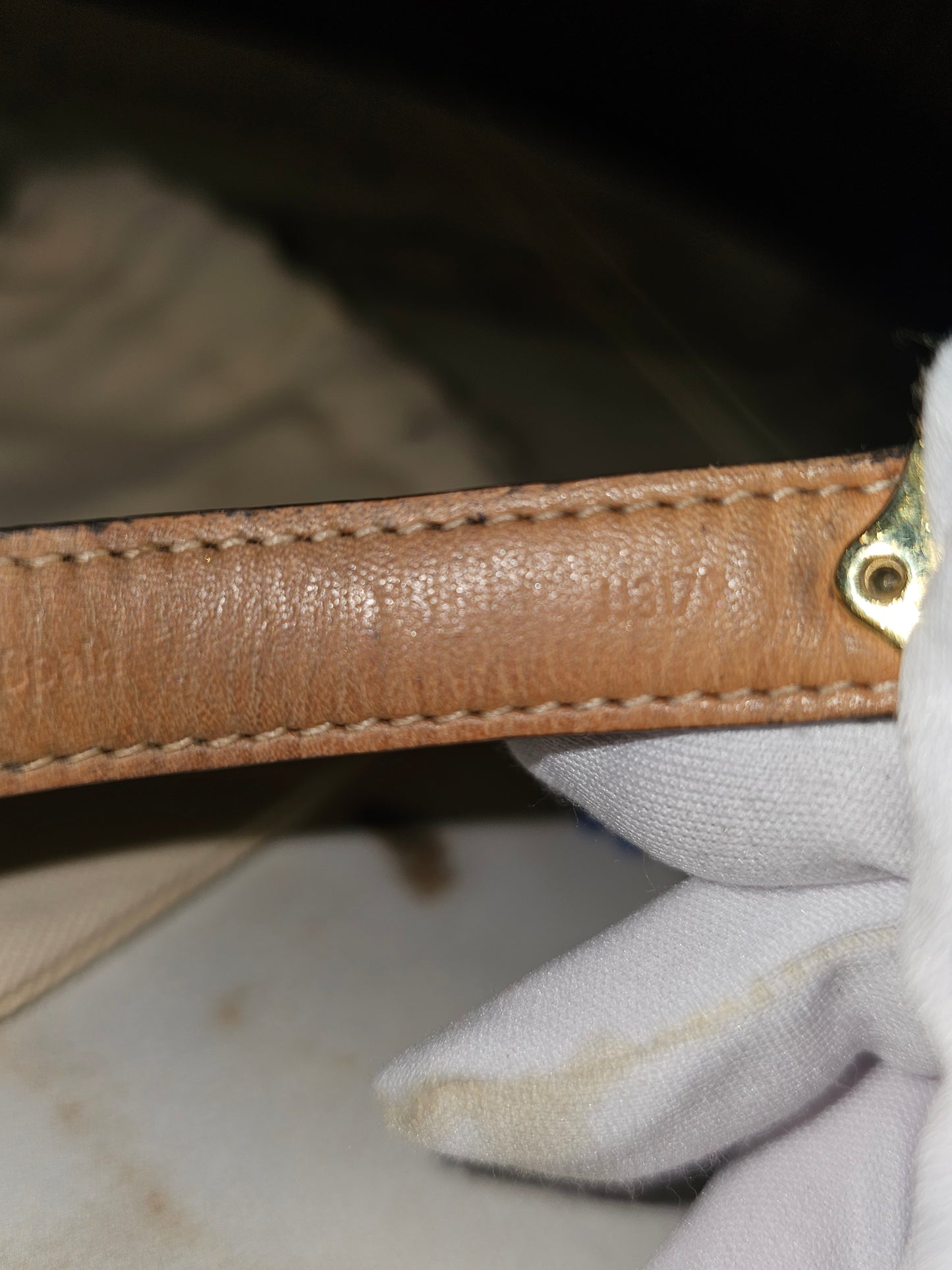 M6689 - Louis Vuitton bracelet nano monogram.