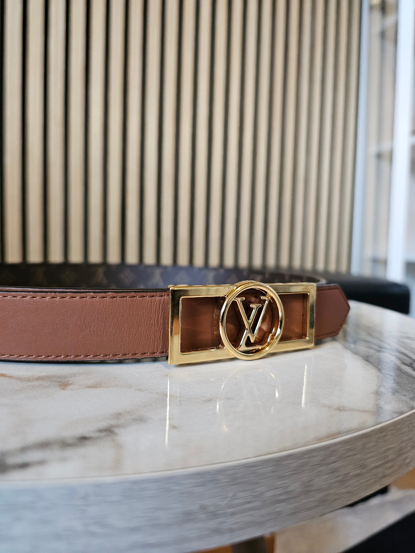 M0196- Louis Vuitton Dauphine reversible belt.