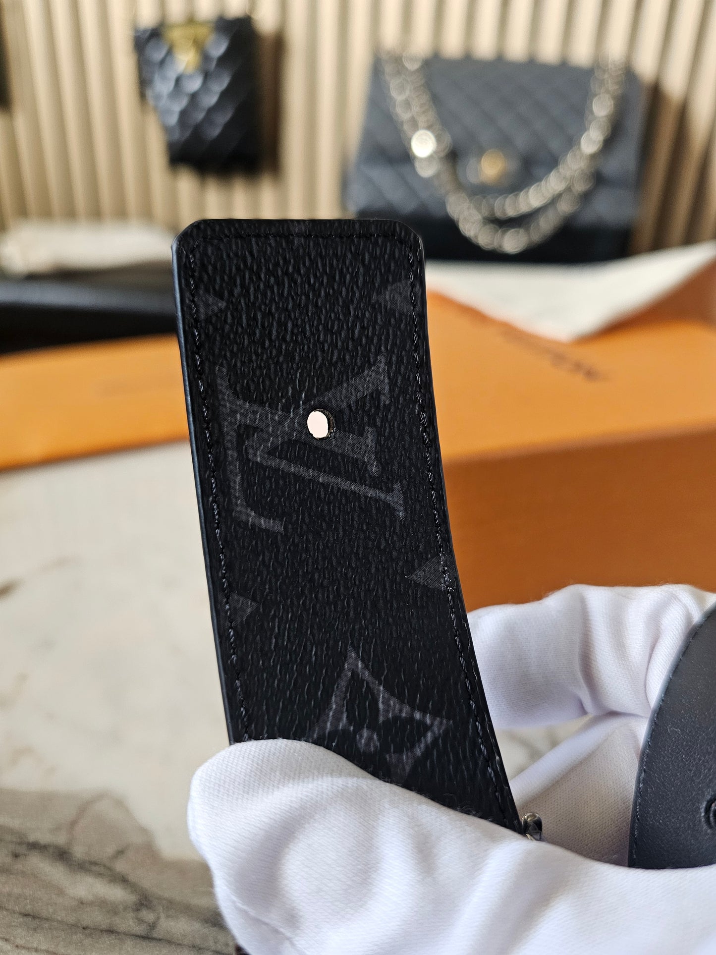 M0450- Louis Vuitton reversible belt, black - Monogram eclipse kanvas.
