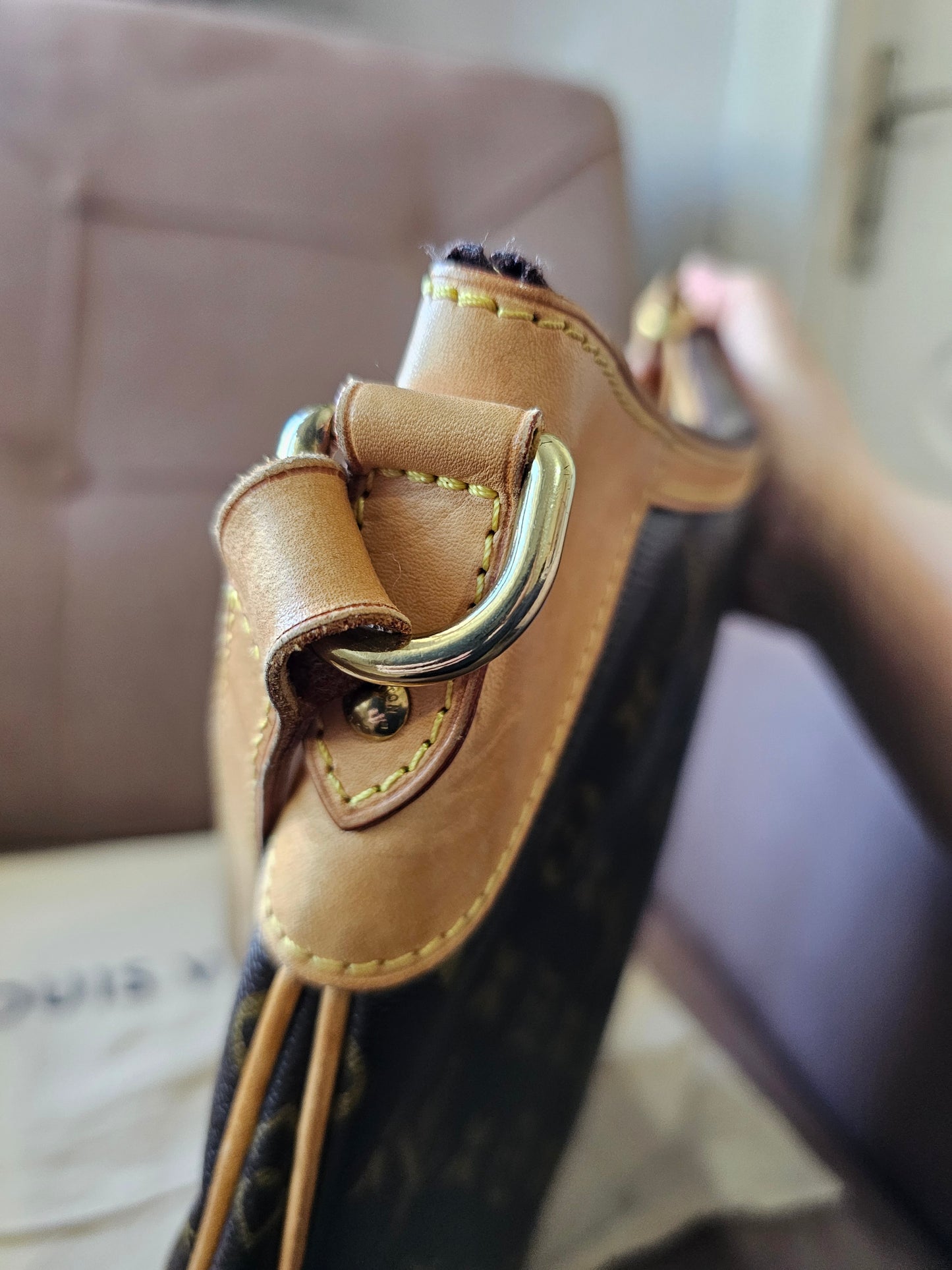 M56388 - Louis Vuitton Odeon GM, MNG. Kanvas.