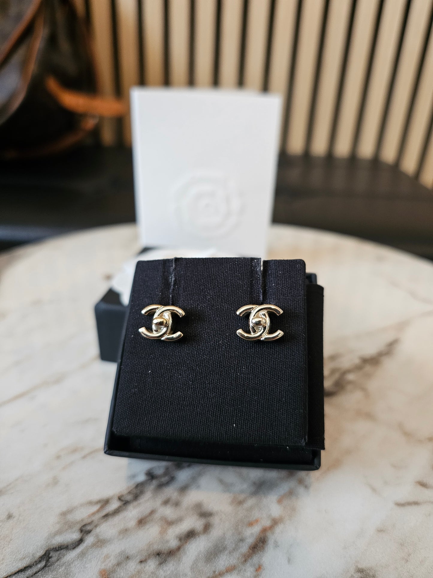 AB5617- Chanel earrings, golden CC turnlock.