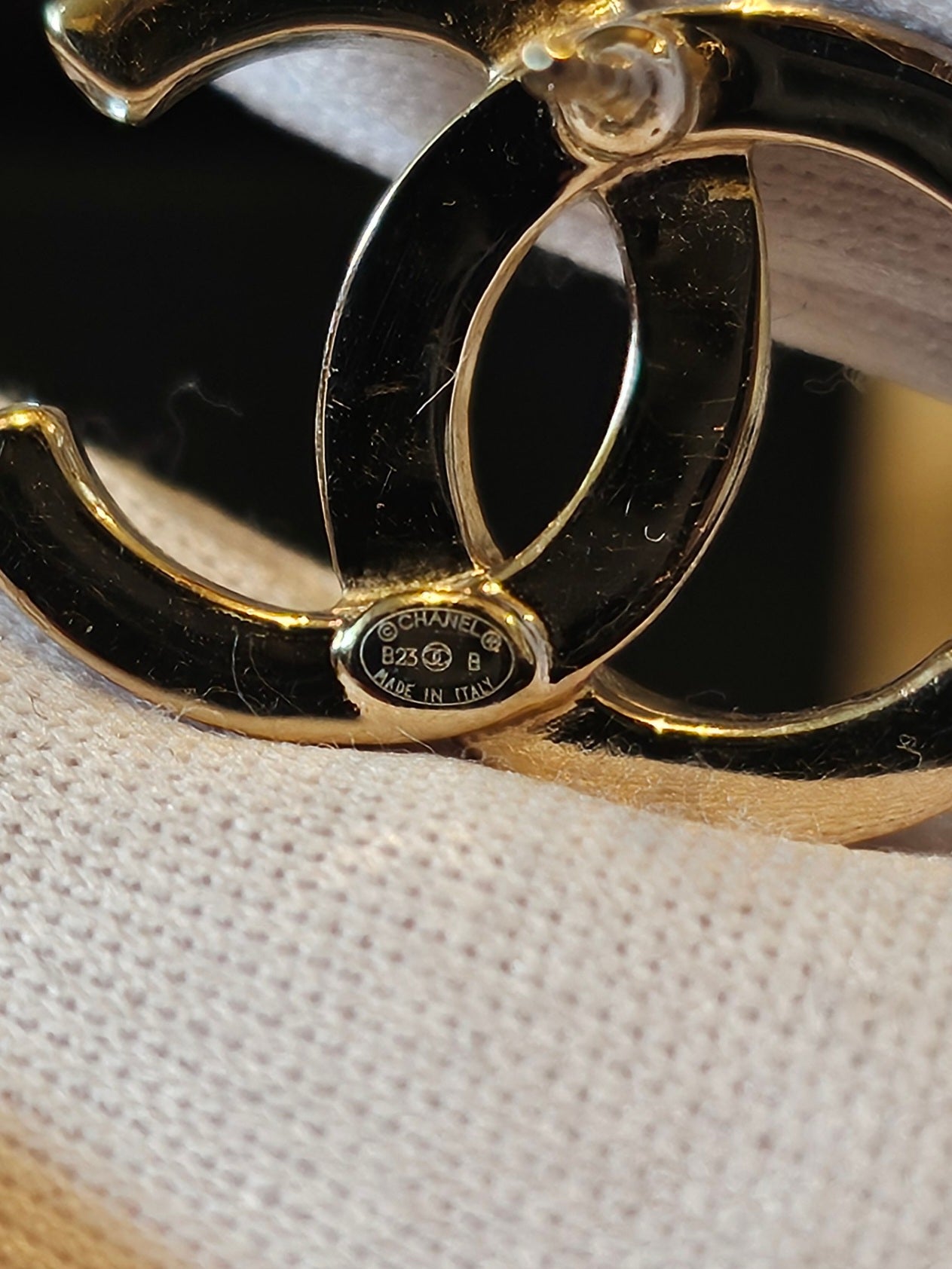 ABB798 - Chanel golden earrings with stones