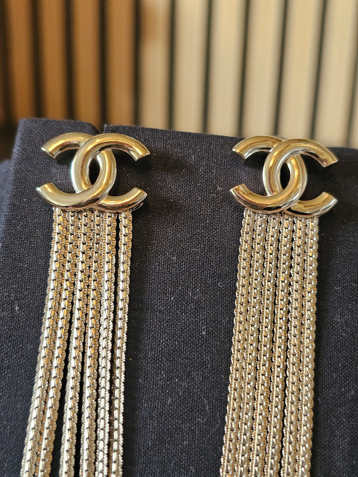 Chanel golden CC pendant - party earrings
