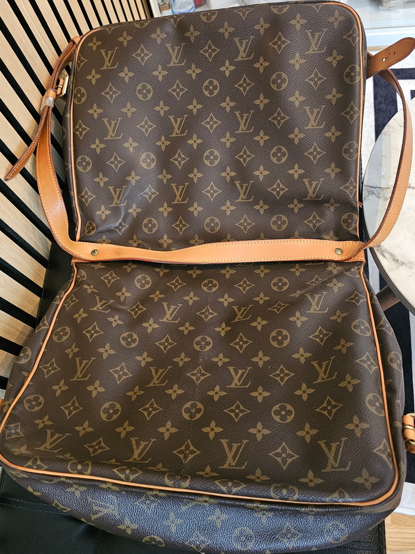 M42254 - Louis Vuitton bag, Saumur 35, MNG. Kanvas.
