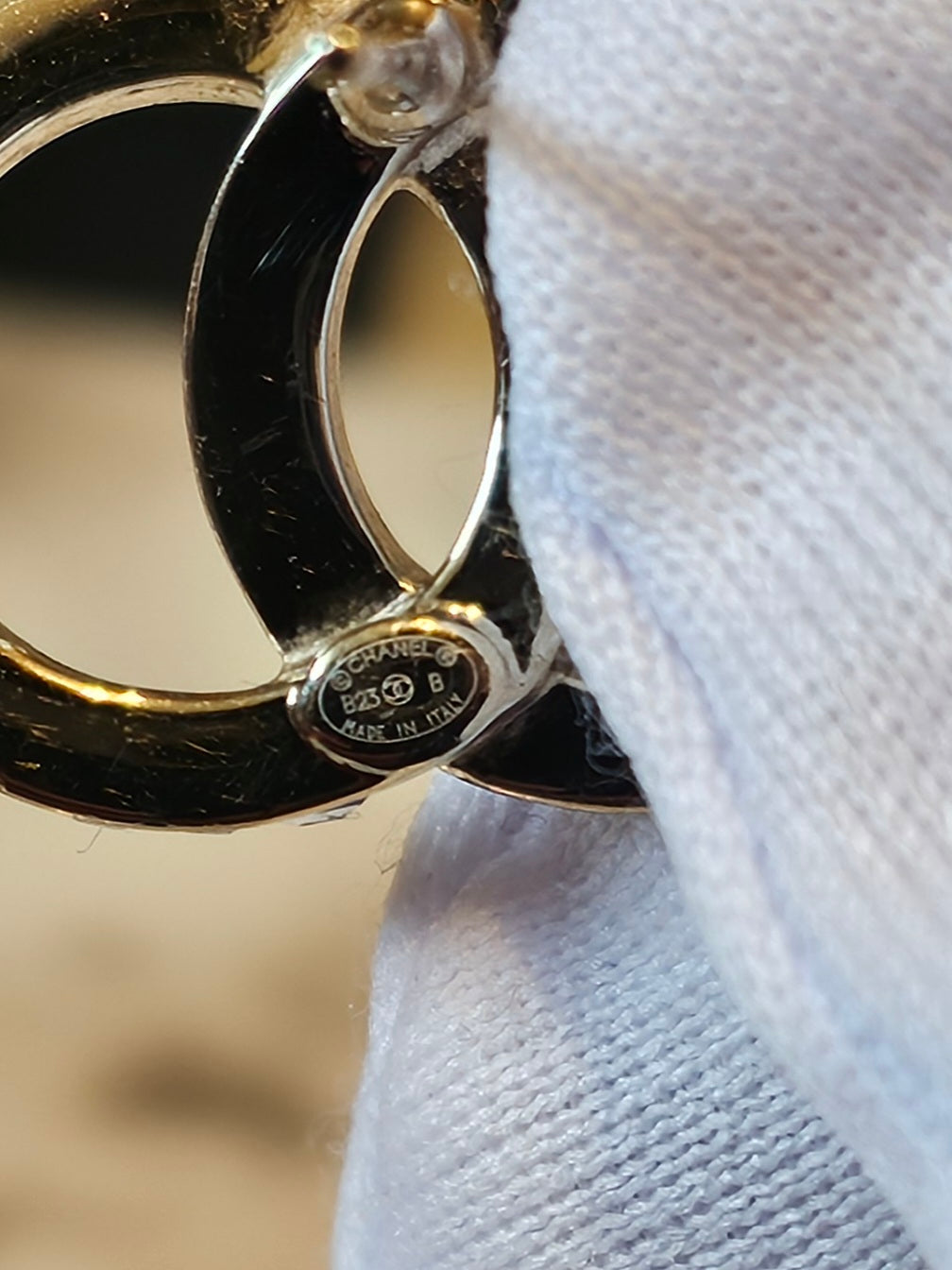 ABB798 - Chanel golden earrings with stones