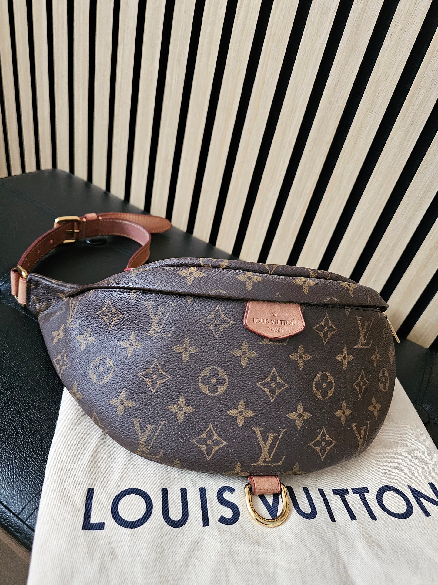 M43644 - Louis Vuitton bag, Bumbag, monogram kanvas.