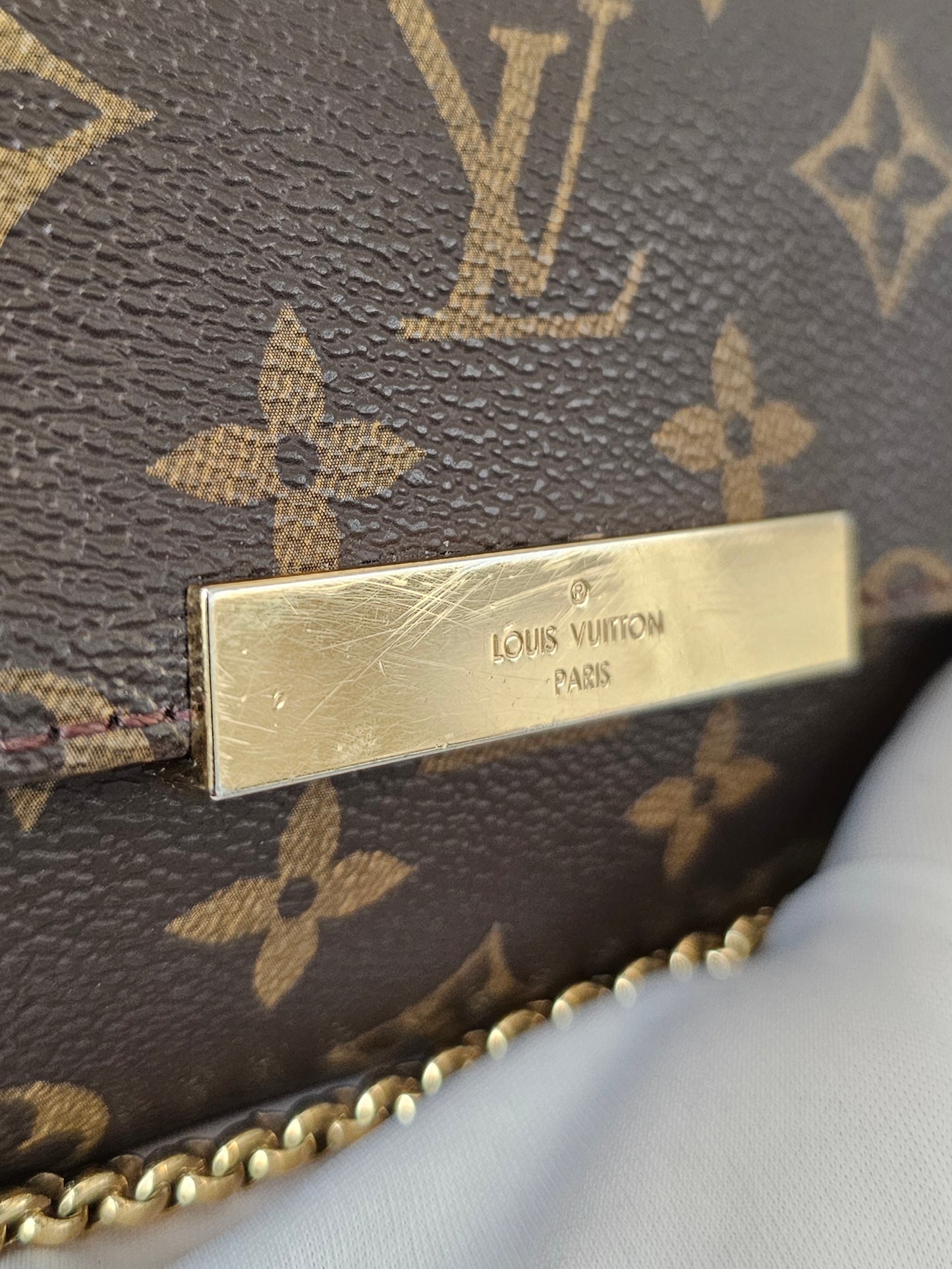 M40718 - Louis Vuitton Favorite MM bag, MNG. Kanvas.