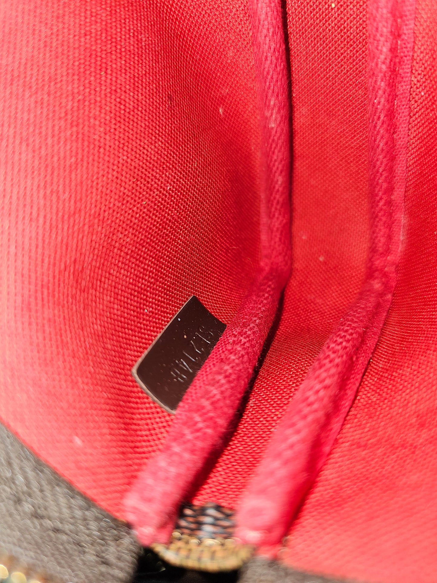 Louis Vuitton - mini pochette Acc. Damier ebene.