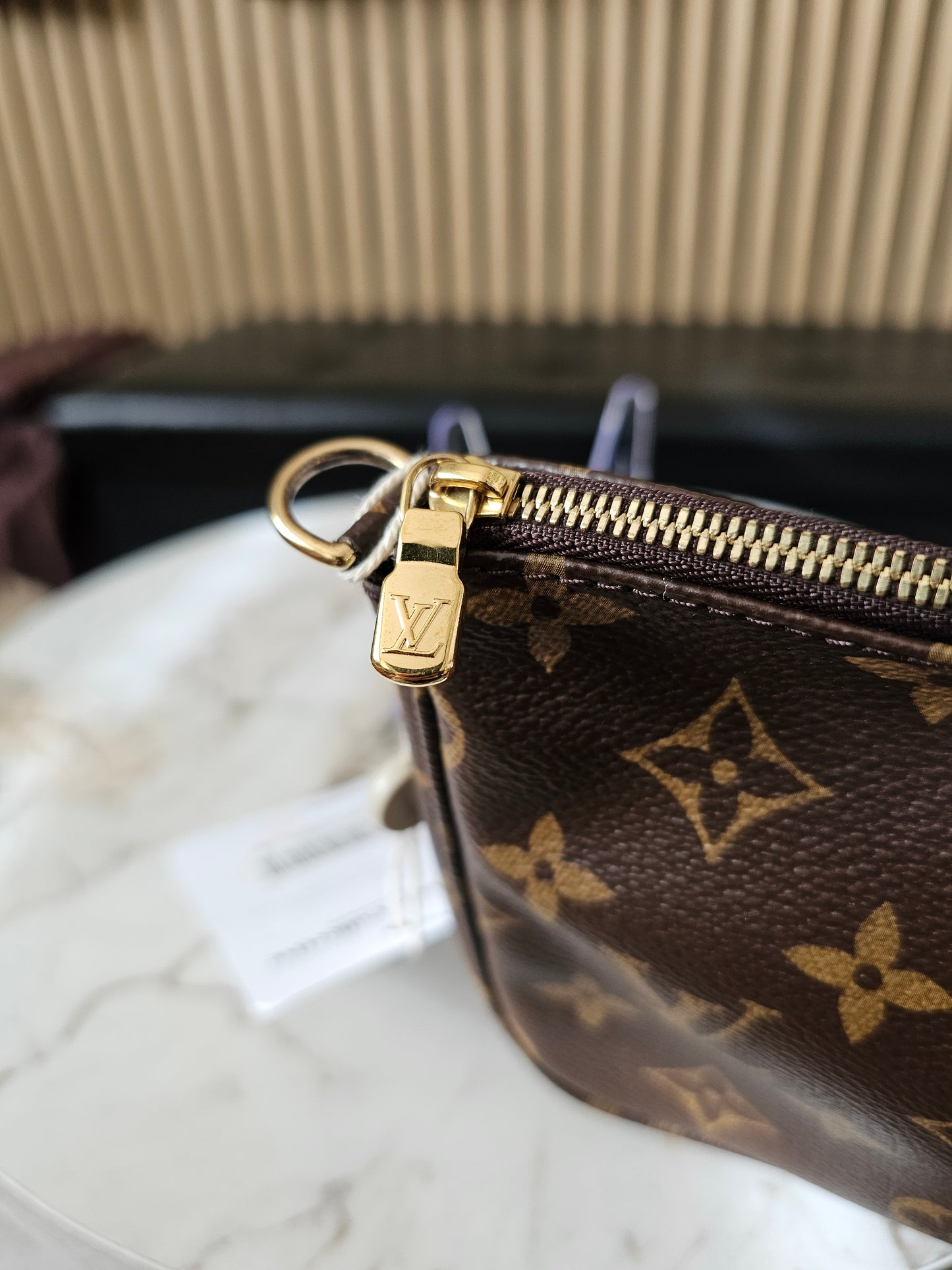 Louis vuitton large pochette accesories. Monogram kanvas.