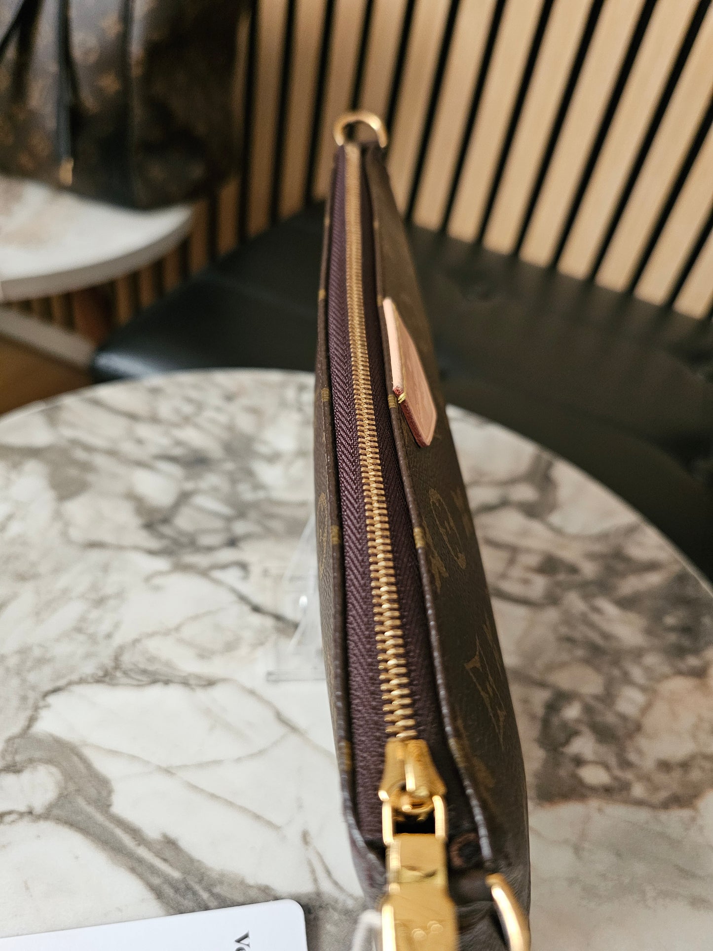 Louis Vuitton pochette accesories, monogram kanvas.