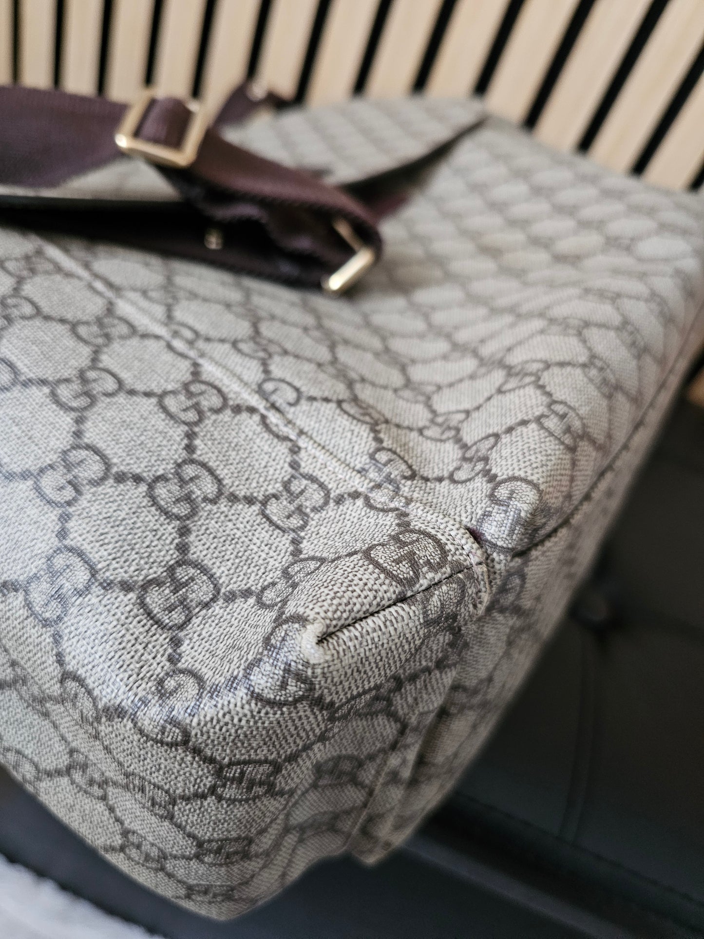 211131 - Gucci baby changing bag, GG supreme kanvas.
