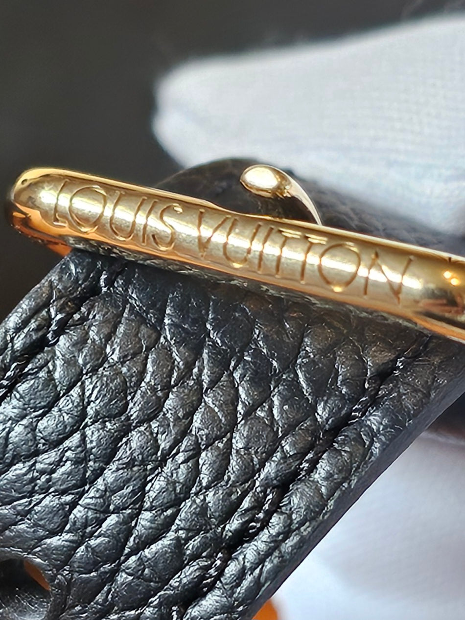 M44812 - Louis Vuitton Bumbag, black MNG emp. Leather.