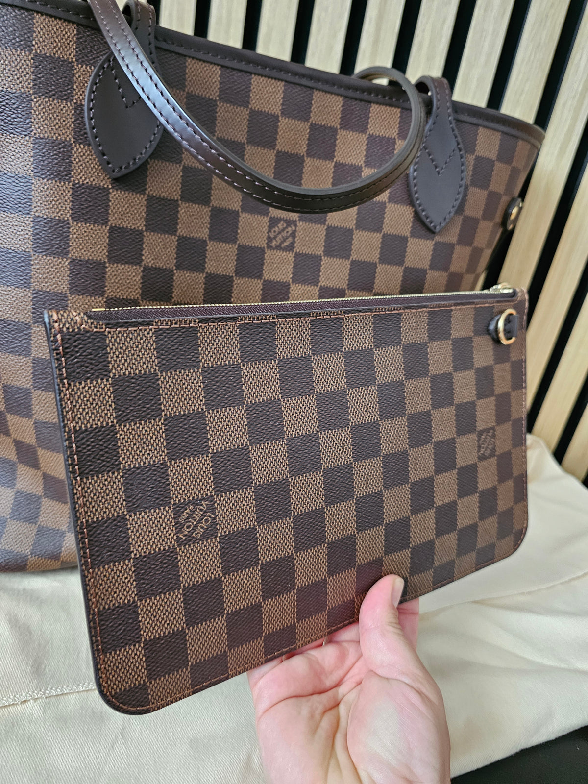 Louis Vuitton Neverfull MM, Damier ebene - Cerise.