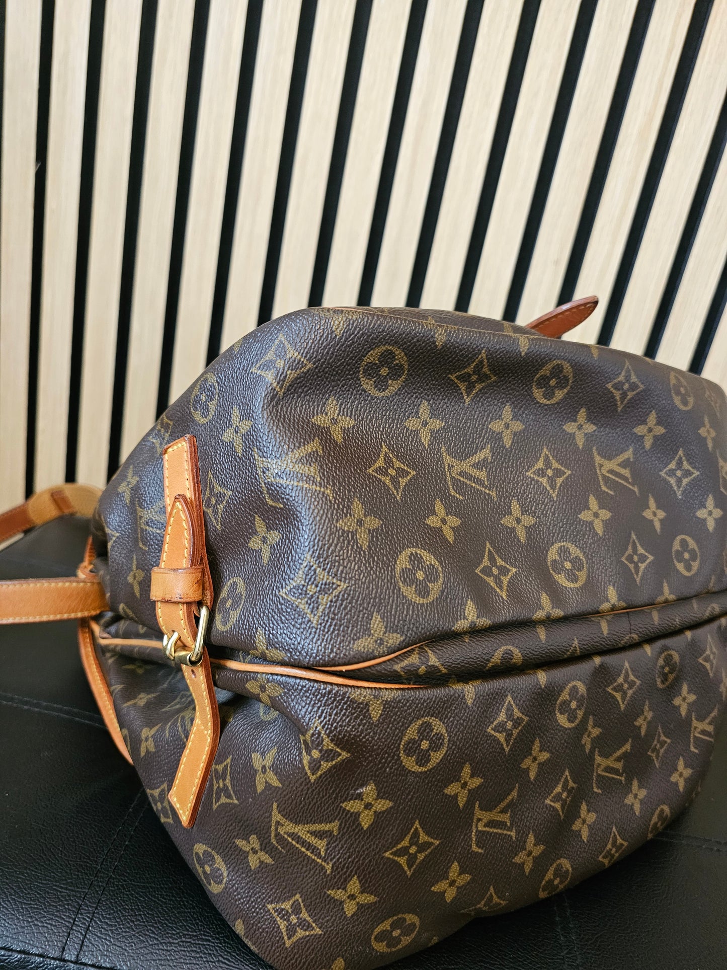 M42254 - Louis Vuitton bag, Saumur 35, MNG. Kanvas.