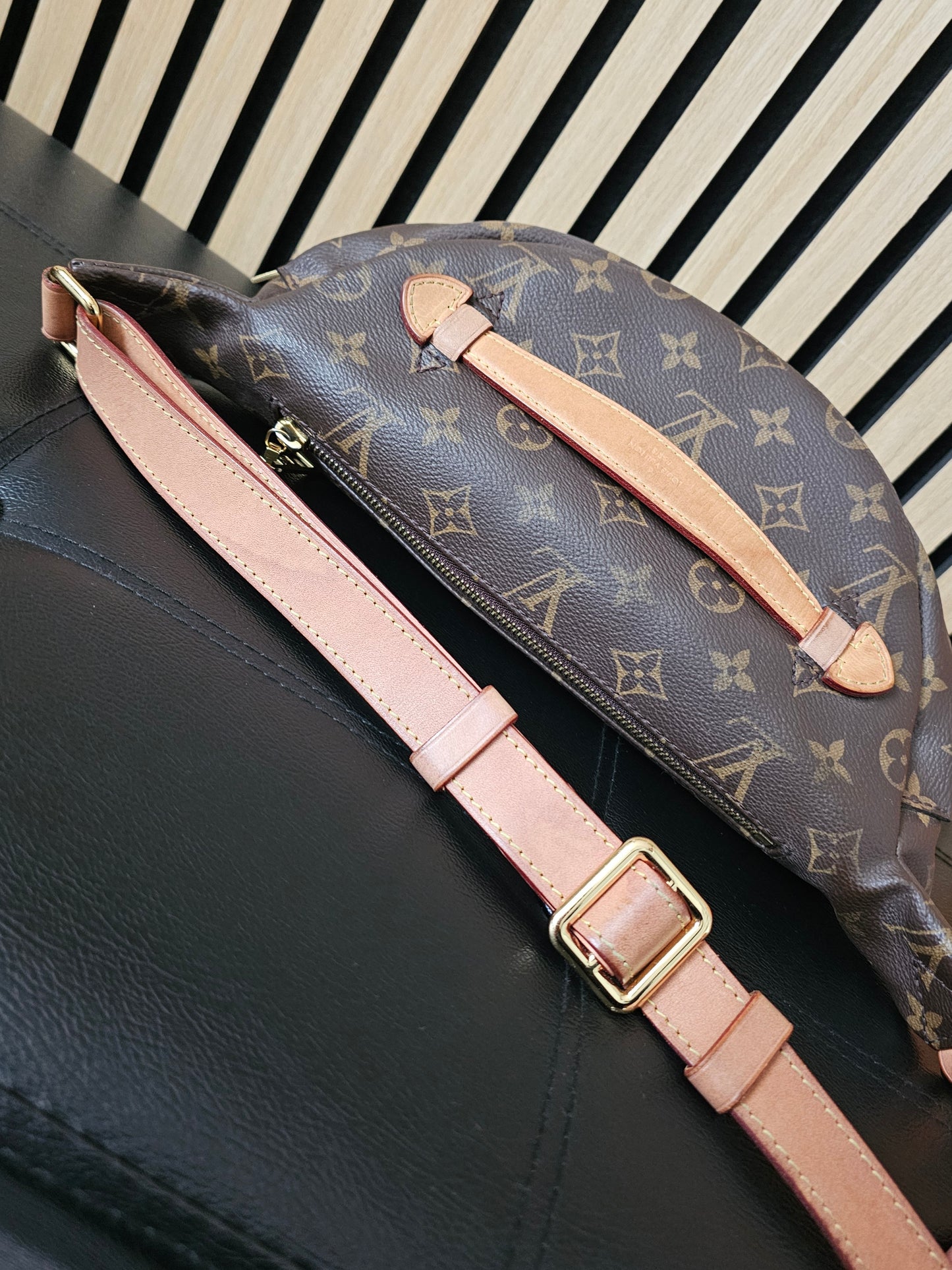 M43644 - Louis Vuitton bag, Bumbag, monogram kanvas.