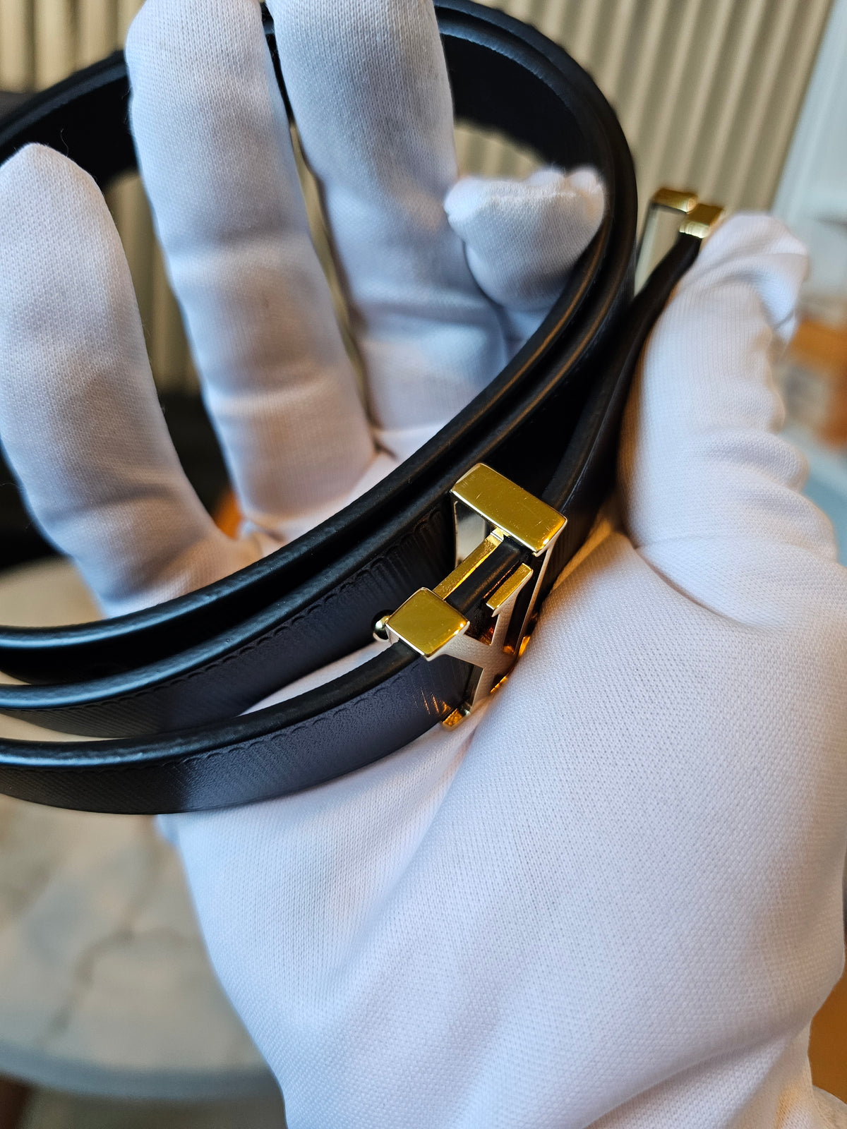 M9578 - Louis Vuitton LV iconic belt, 20mm, black leather.