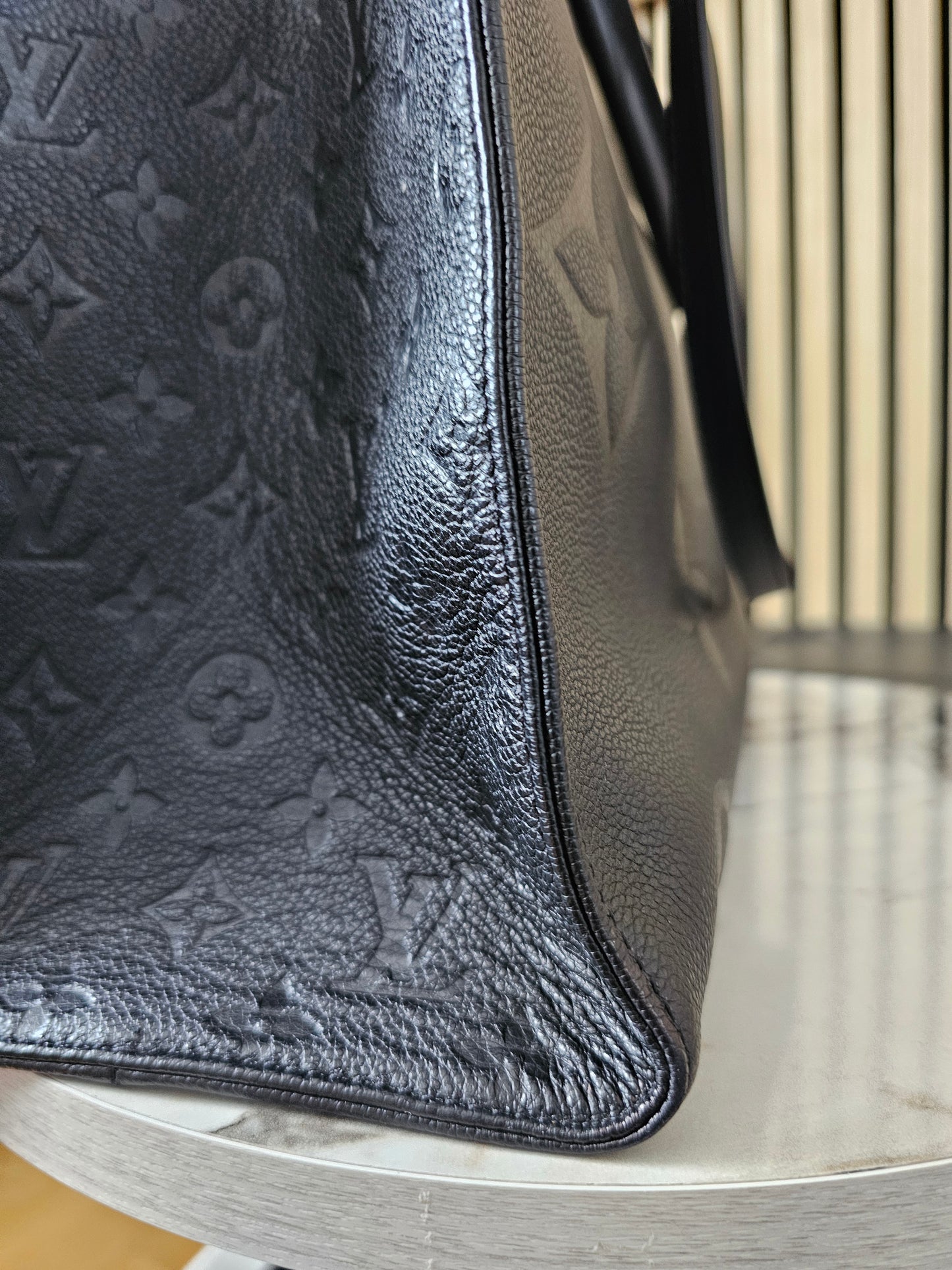 Onthego GM, black MNG empreinthe leather