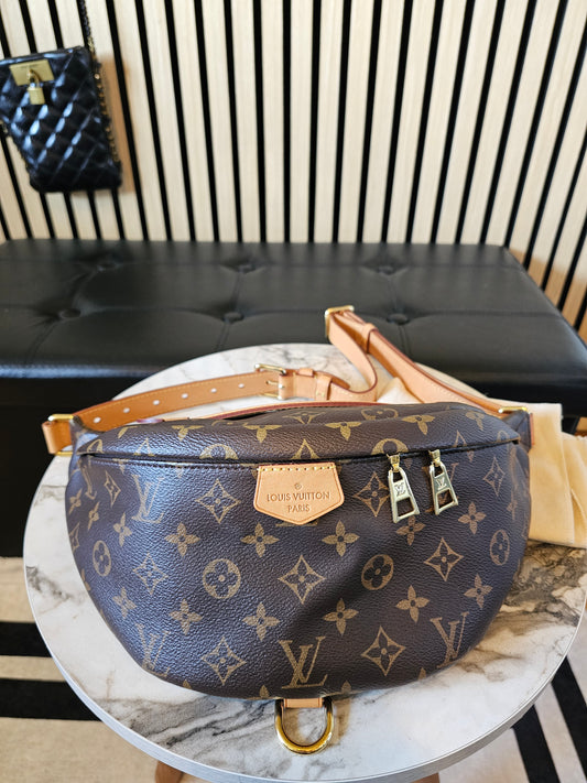 M43644 - Louis Vuitton Bumbag, Monogram kanvas.