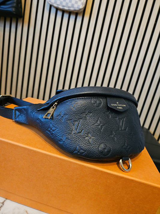 M44812- Louis Vuitton Bumbag in Monogram, black empreinte leather.
