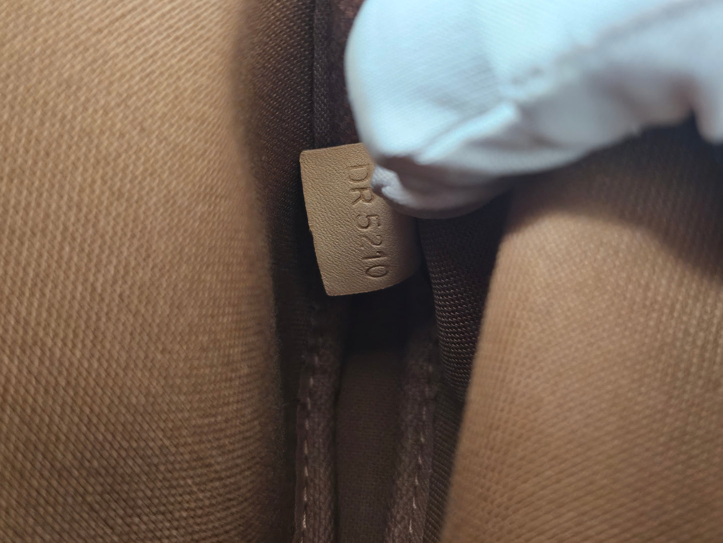Louis Vuitton small pochette with chain, MNG kanvas.